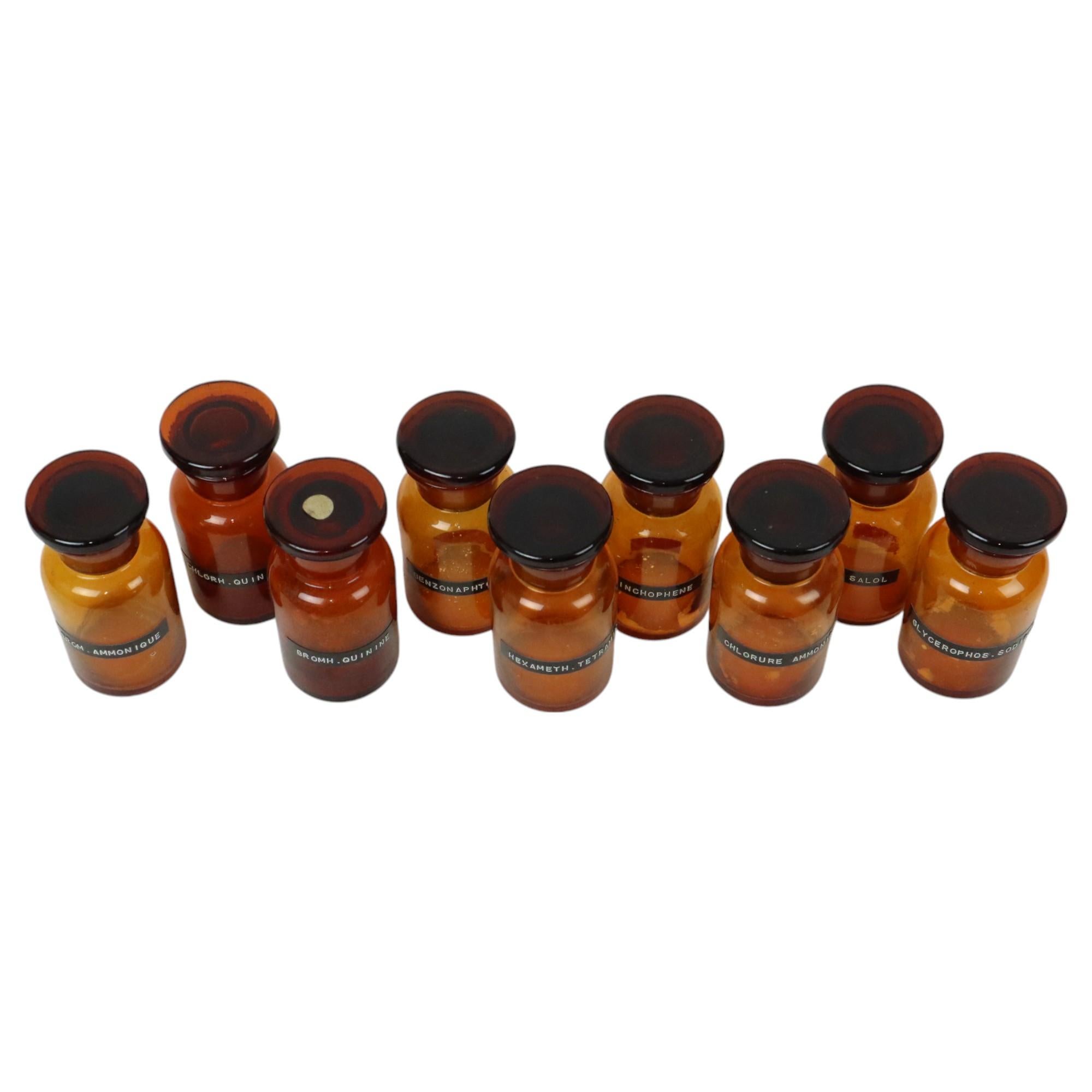 Genuine Old Apothecary Medical Bottles Jars Set Brown Amber Glass Bon état - En vente à Poperinge, BE