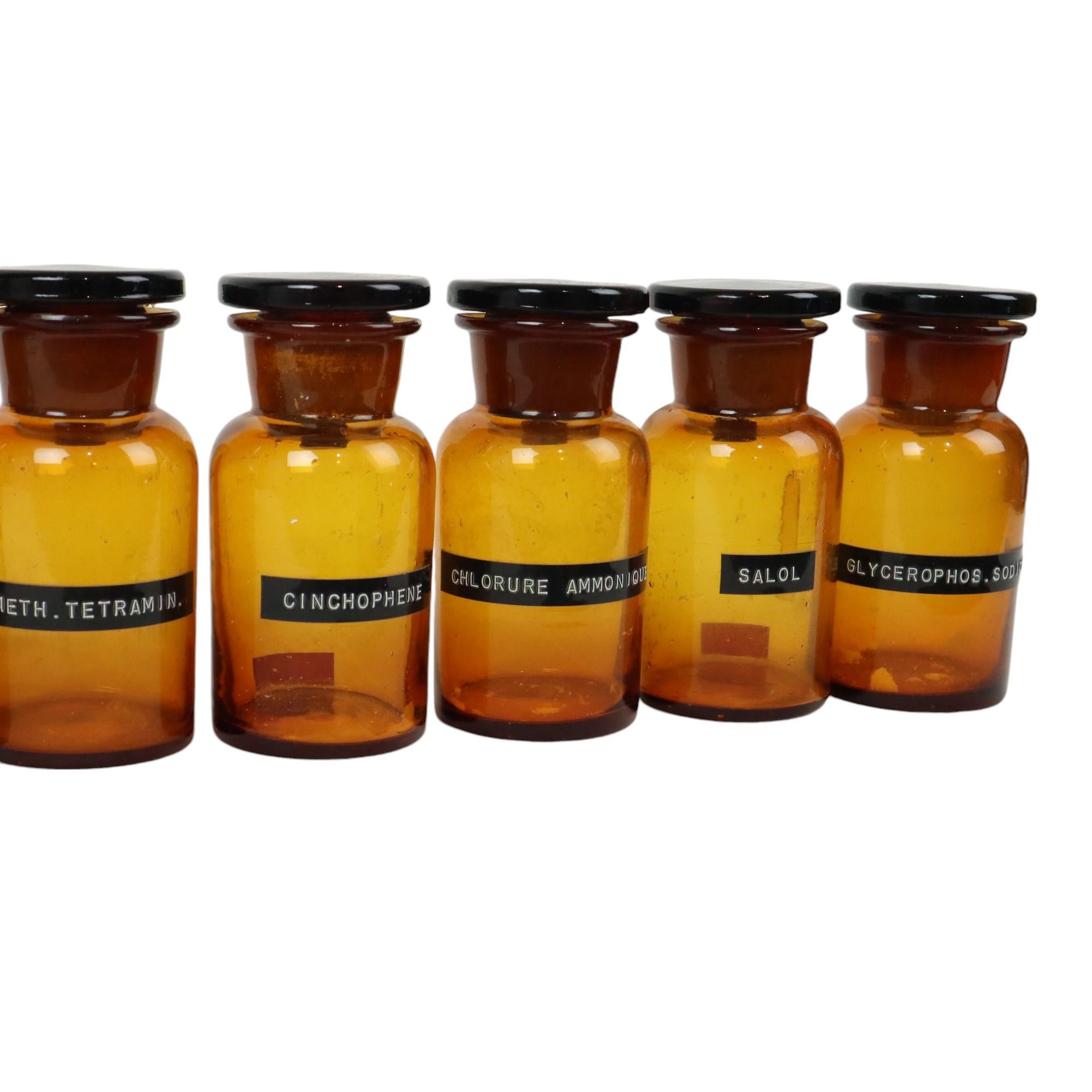 Genuine Old Apothecary Medical Bottles Jars Set Brown Amber Glass en vente 1