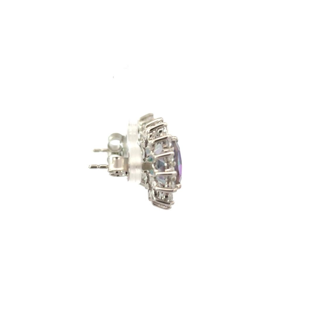 Moderniste Boucles d'oreilles Halo en argent sterling avec Topaze Mystique Véritable de taille ovale pour Elle en vente
