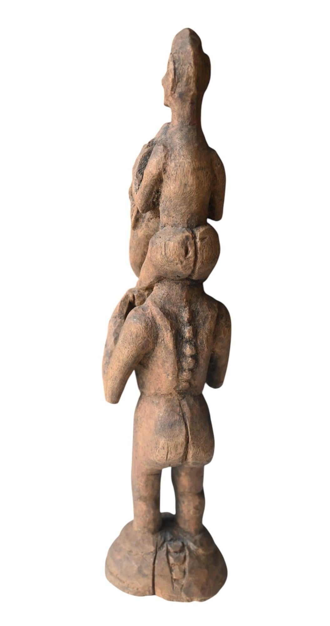 Genuine mütterliche Figur aus Papua-Neuguinea Sepik-Gebirge, Mitte des 20. Jahrhunderts im Zustand „Gut“ im Angebot in Bilzen, BE