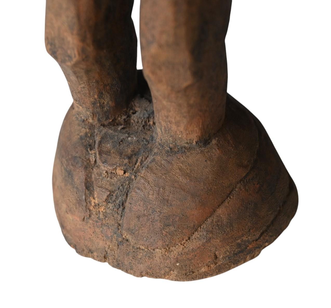 Genuine mütterliche Figur aus Papua-Neuguinea Sepik-Gebirge, Mitte des 20. Jahrhunderts im Angebot 2