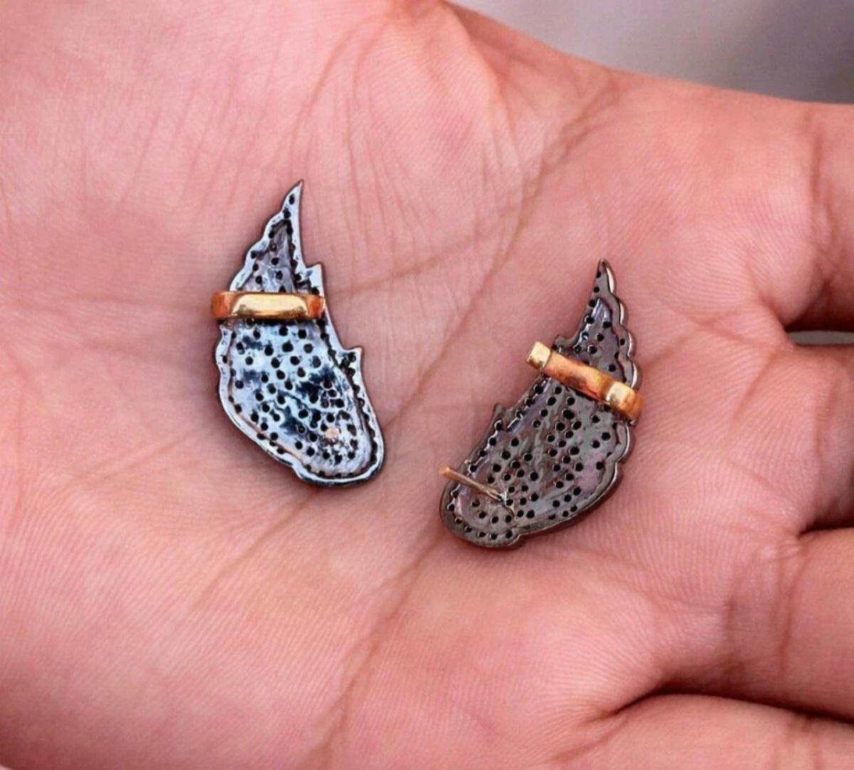 Art Déco Orecchino con ali d'angelo con diamante autentico in pavé in argento 925. in vendita