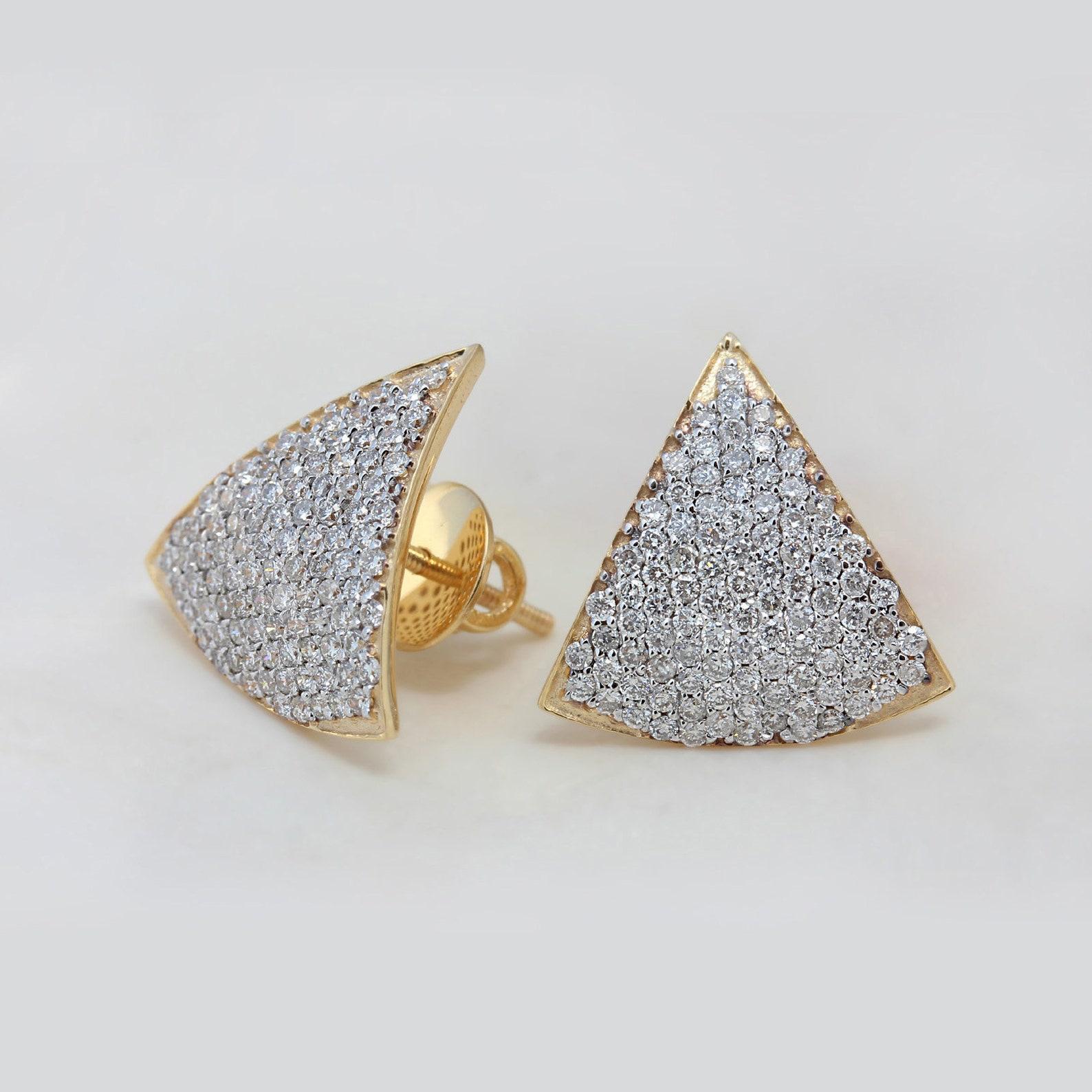 Round Cut Genuine Pave Diamond Curved Stud Earrings 14k Gold Earrings Anniversary Gifts. For Sale