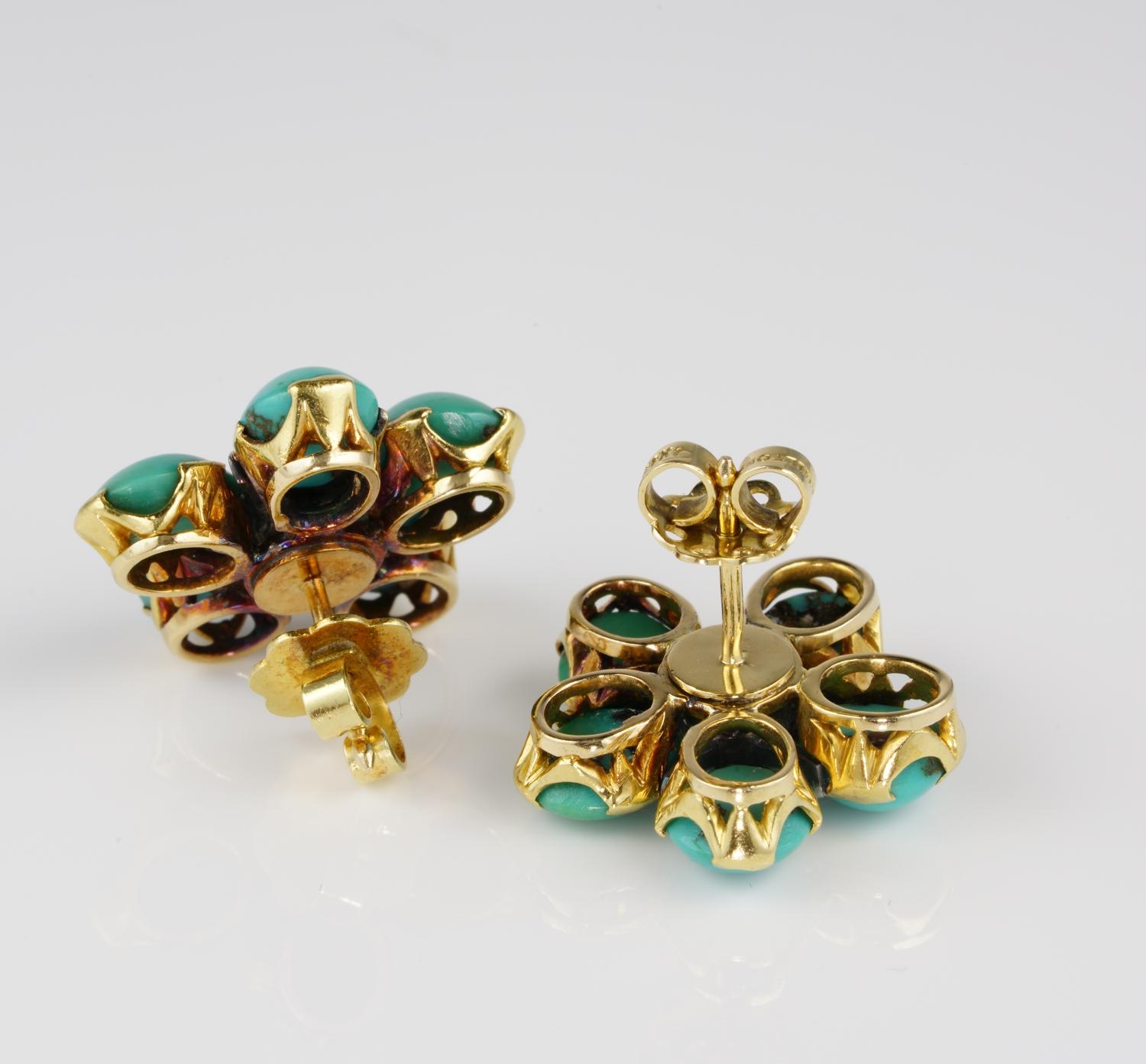 Genuine Persian Turquoise .80 Carat Diamond Rare Floret Stud Earrings In Good Condition For Sale In Napoli, IT