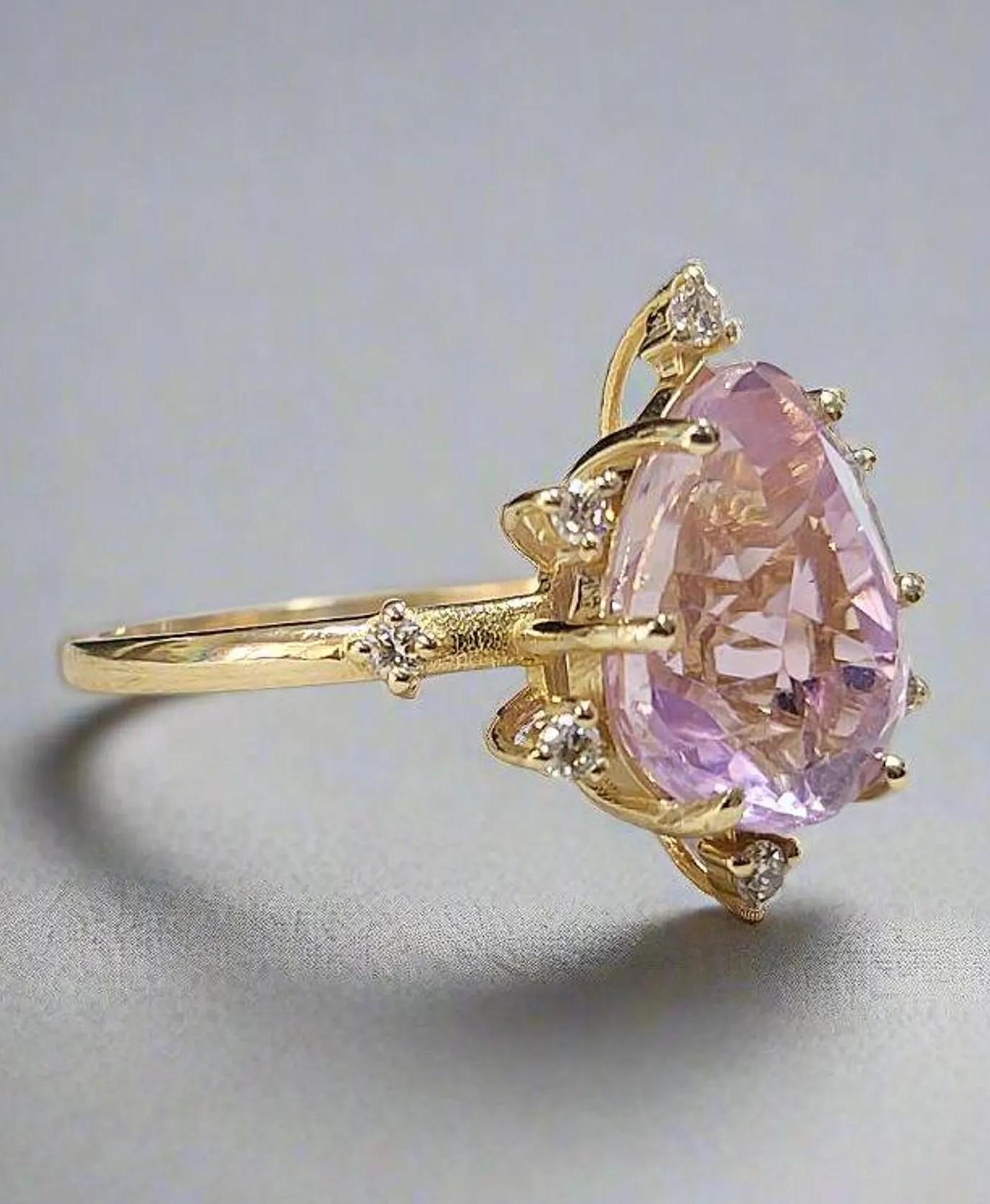 Art déco Bague de cocktail en or jaune avec diamant et kunzite rose véritable en vente