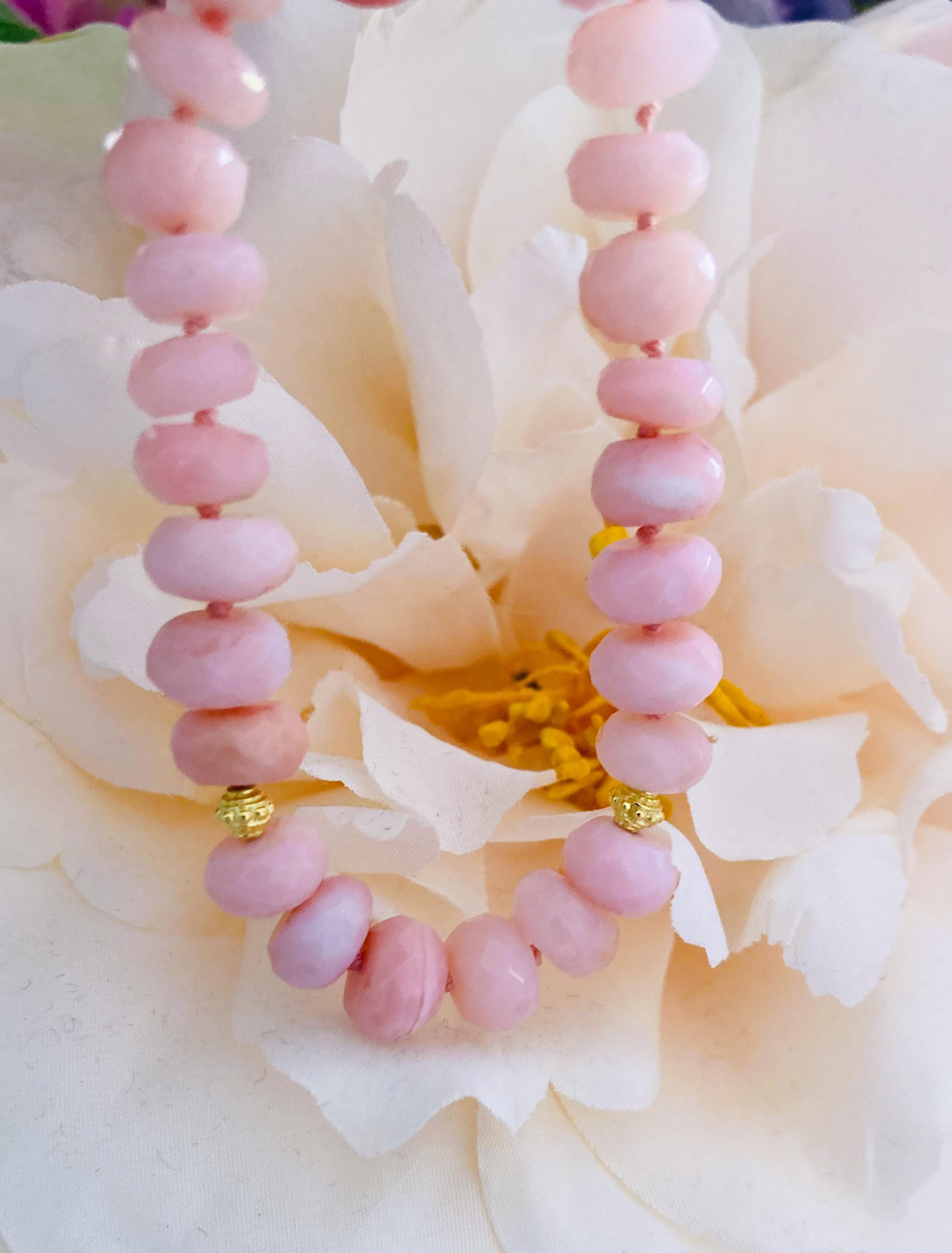 Genuine Blush Pink Opal Beaded Yellow Gold Bracelet In New Condition For Sale In GOES, NL
