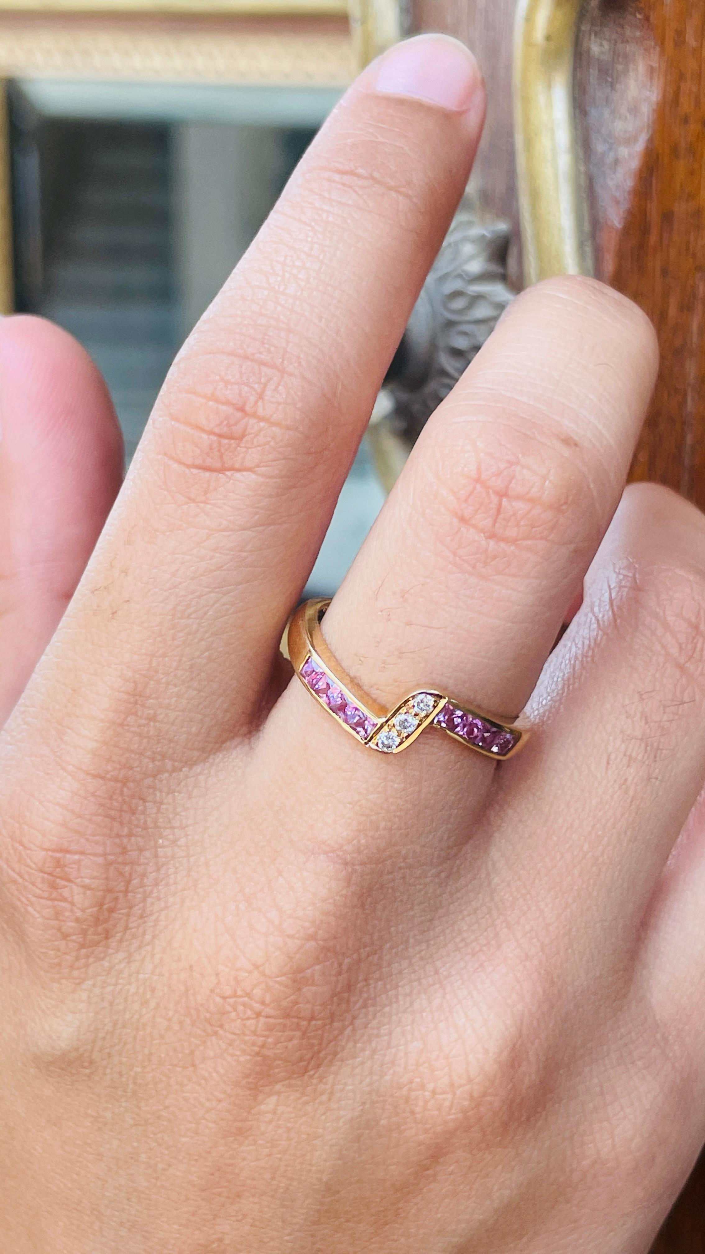 Im Angebot: Stapelbarer Ring aus 14 Karat Gelbgold mit echten Diamanten und rosa Saphiren () 11