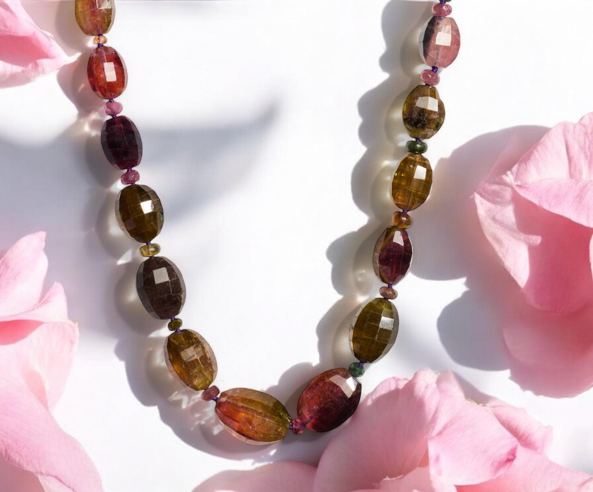 Collar de oro amarillo con cuentas de zafiro rosa auténtico y bioturmalina 2