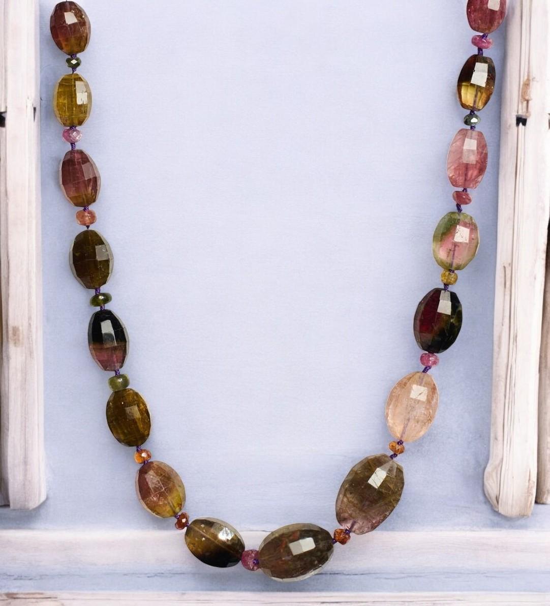 Giant Tourmaline and Green Sapphire Beaded Gold Necklace In New Condition For Sale In GOES, NL
