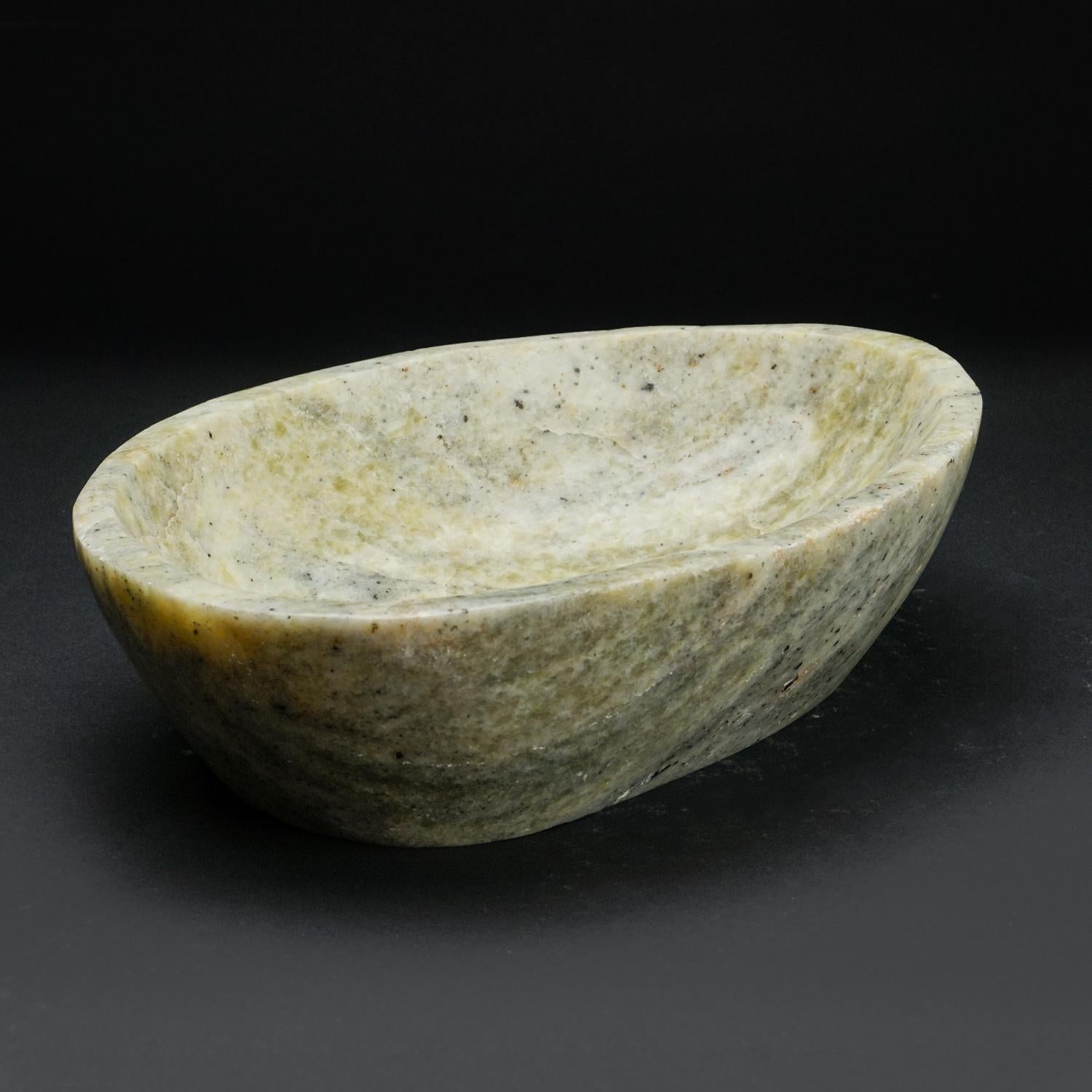 Genuine Polished Green Serpentine Bowl (16.4 lbs) In New Condition For Sale In New York, NY