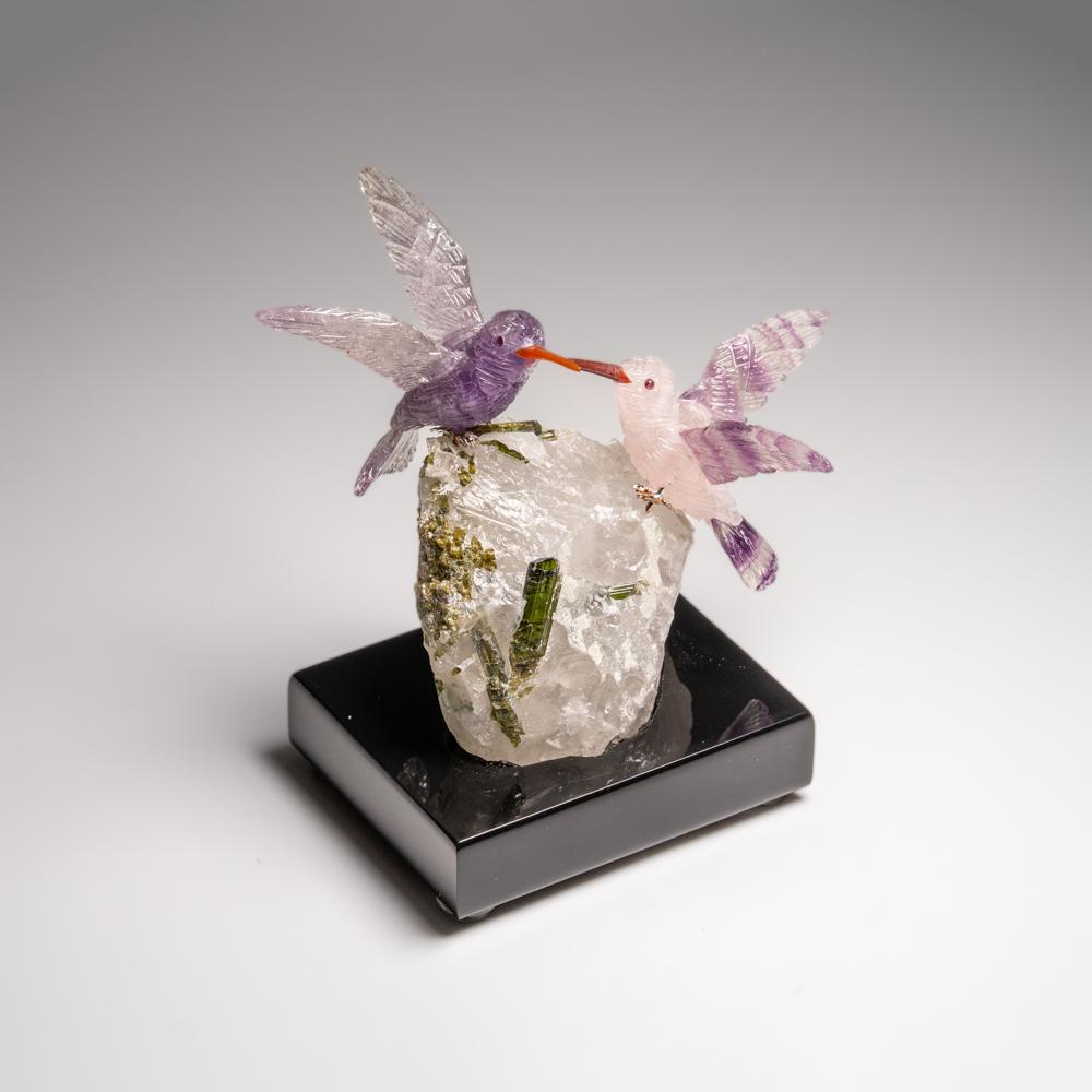 De véritables oiseaux chantournés en quartz, sculptés à la main sur tourmaline verte en vente 1