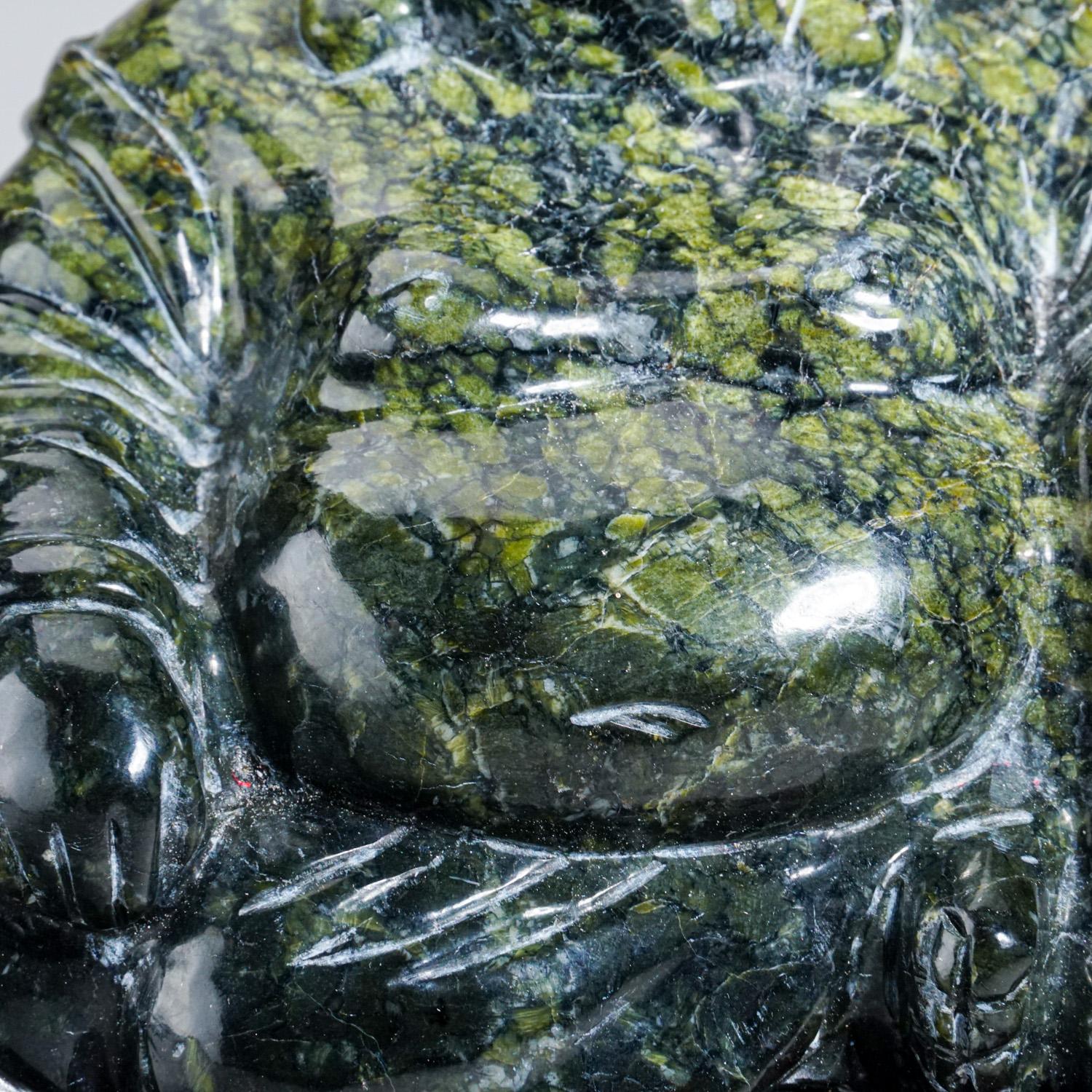 XXIe siècle et contemporain Un véritable Bouddha en jade néphrite poli sculpté à la main (7 kg) en vente