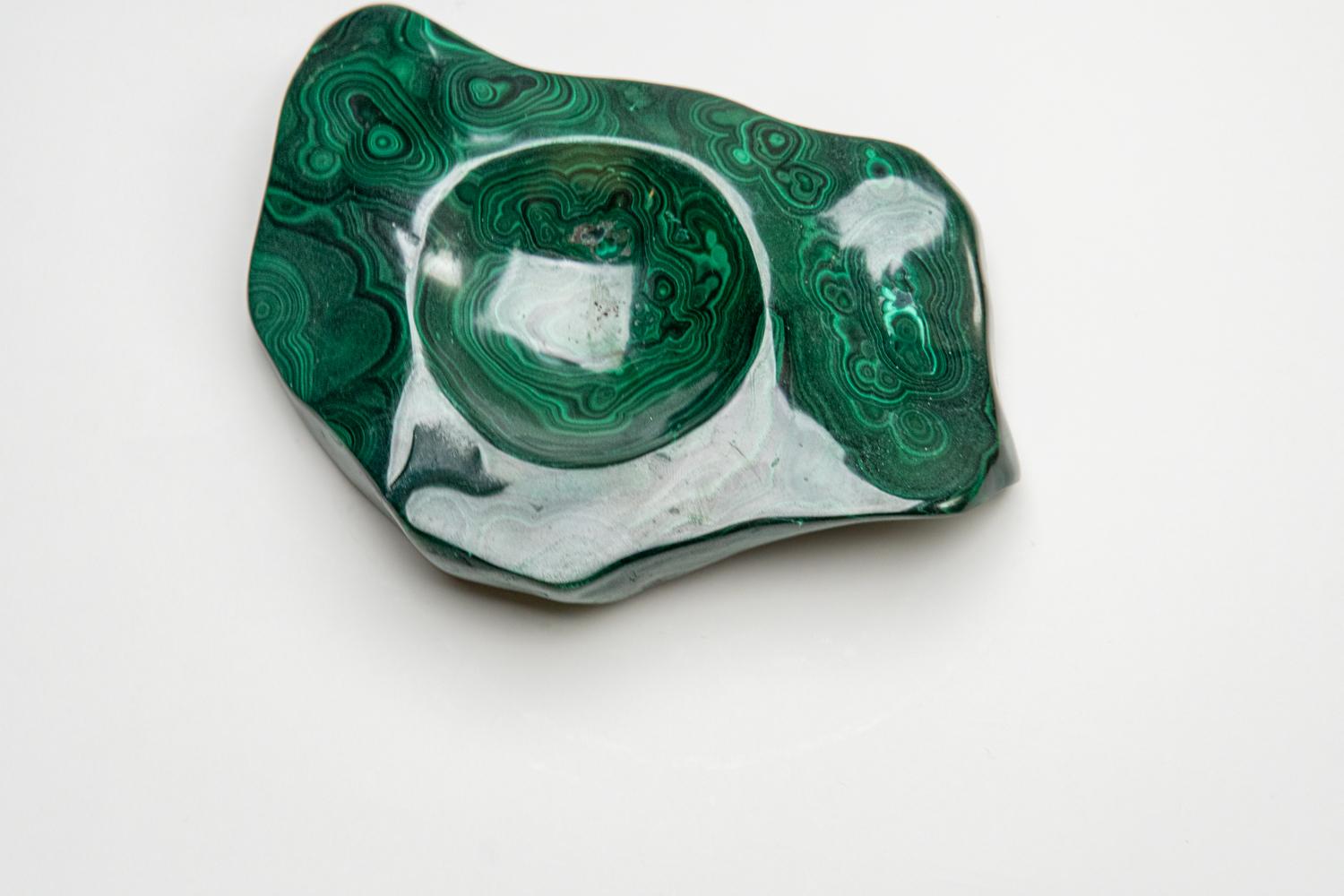 Vera ciotola di malachite lucidata (3.6 lbs) in vendita 1