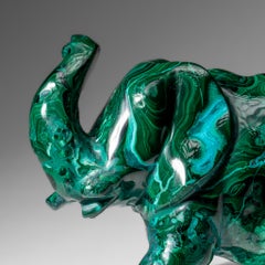 Talla de elefante de malaquita pulida auténtica (4.3 libras)