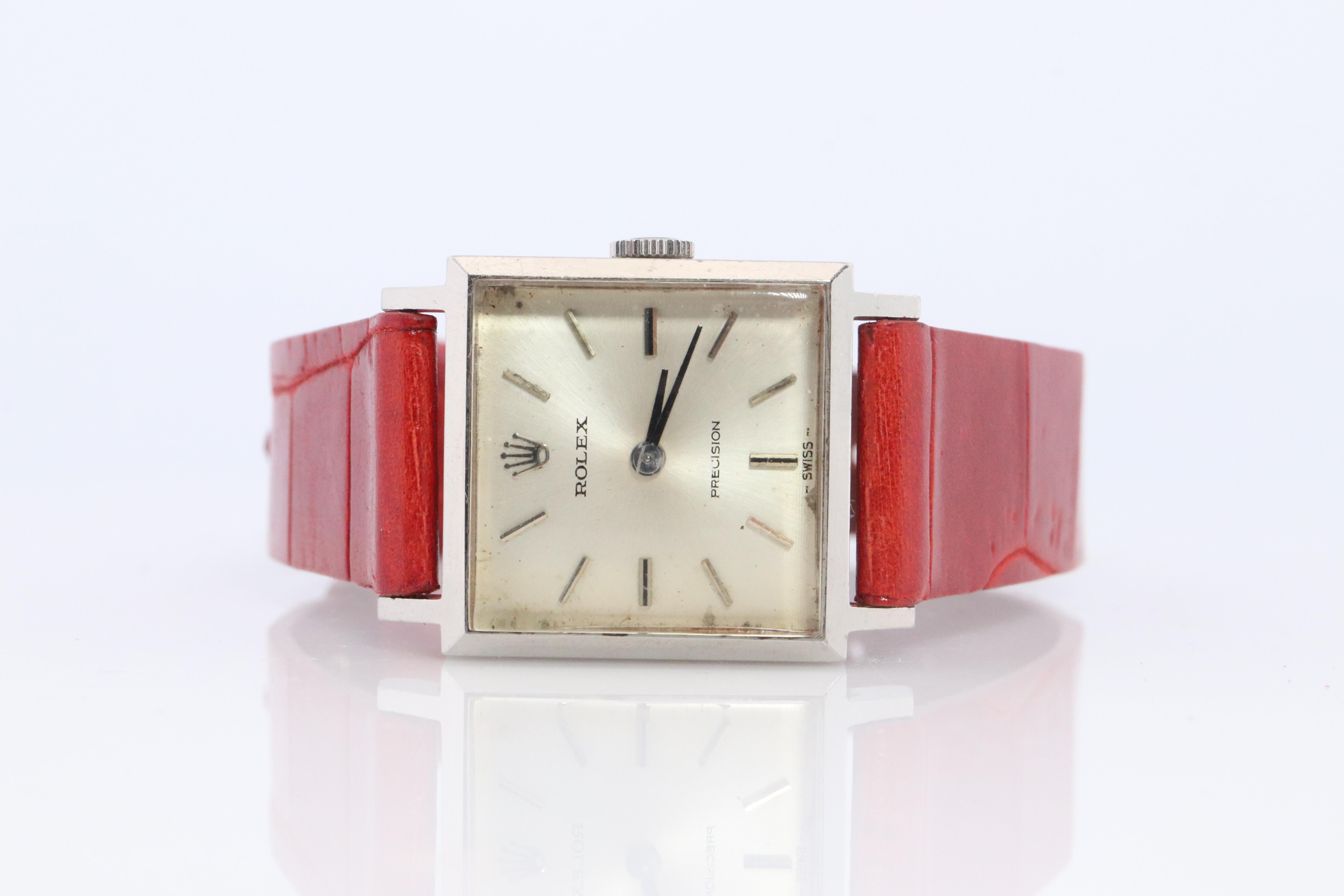 Montre-bracelet en acier inoxydable Rolex Precision Ladies mechanical Movement.

Calibre 1400 Mouvement Rolex Ref. 2611.

Belle montre. Mécanisme de remontage manuel. 

Livrée avec la pochette de service Rolex et le reçu du dernier service effectué