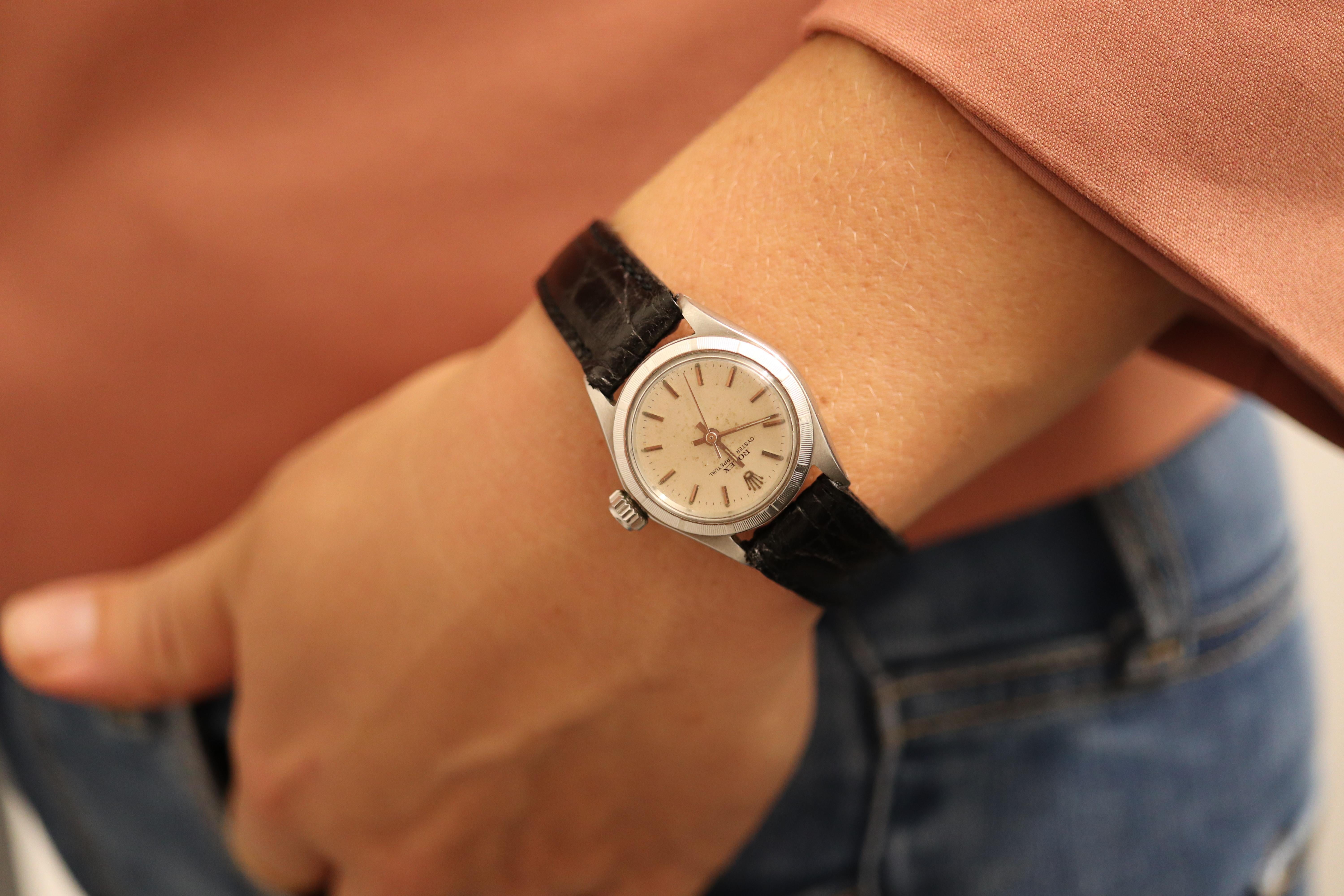 Stainless Steel Rolex Ladies Automatic Movement Wristwatch. Circa 1969. 

25mm Rolex Automatic Movement Ref. 6623.

Beautiful Watch.

Case is Stainless Steel.
New Gucci Leather Band.

25mm case 


Condition: Watch little signs of wear consistent