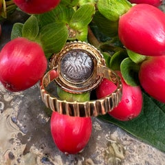 Genuine Roman Coin (3rd cent. BC) 18 Kt Gold Ring depicting the Goddess Rome