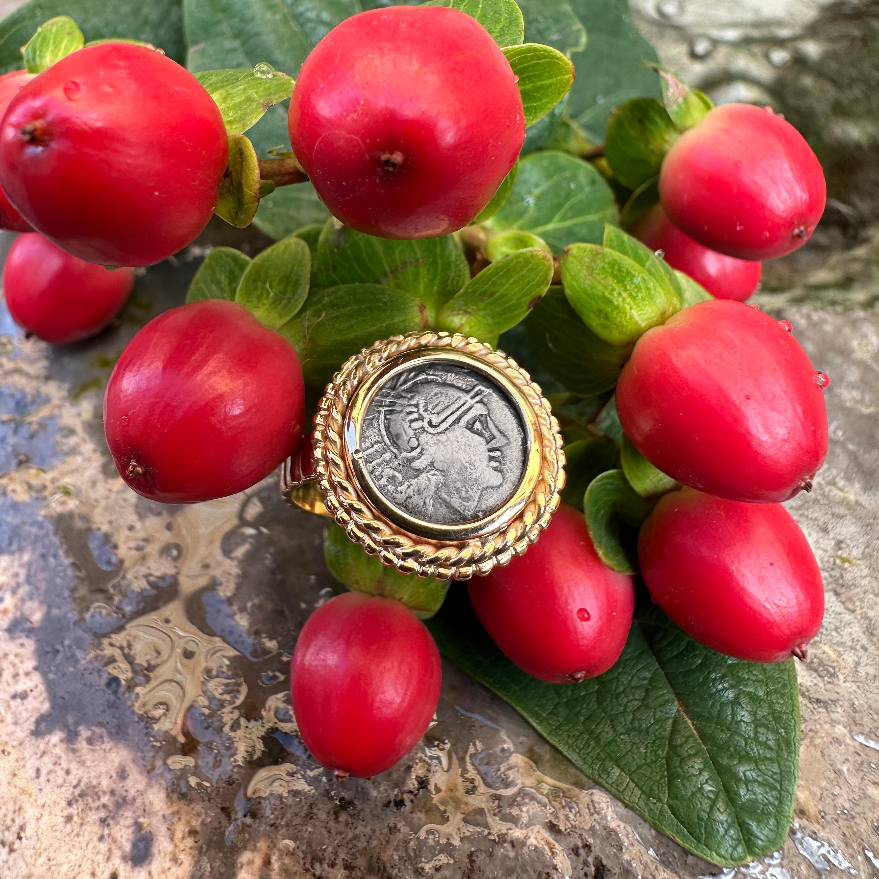 Coin romain authentique (3e siècle. Bague en or 18 carats représentant la déesse Rome Unisexe en vente