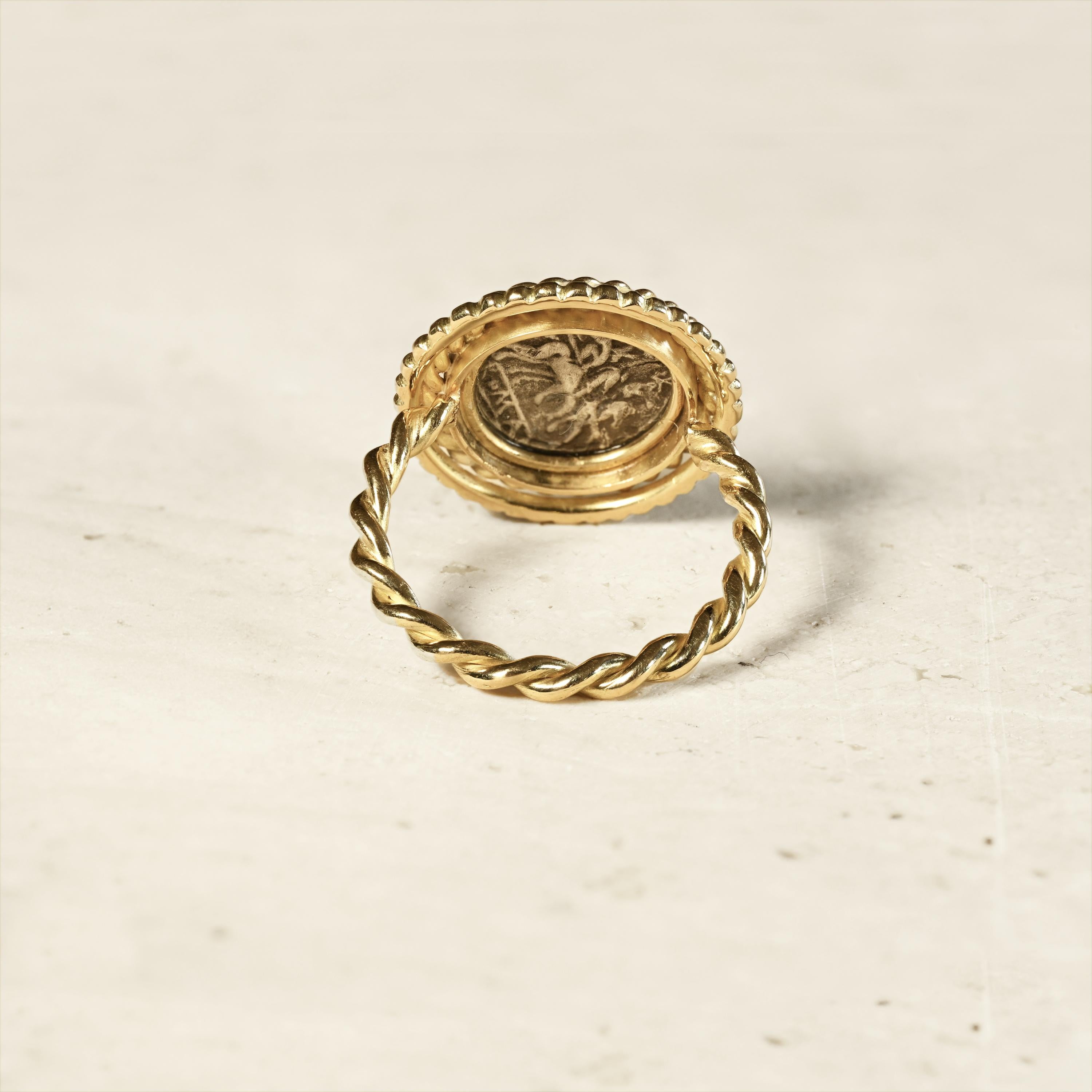 Coin romain authentique (3e siècle. Bague en or 18 carats représentant la déesse Rome  en vente 3