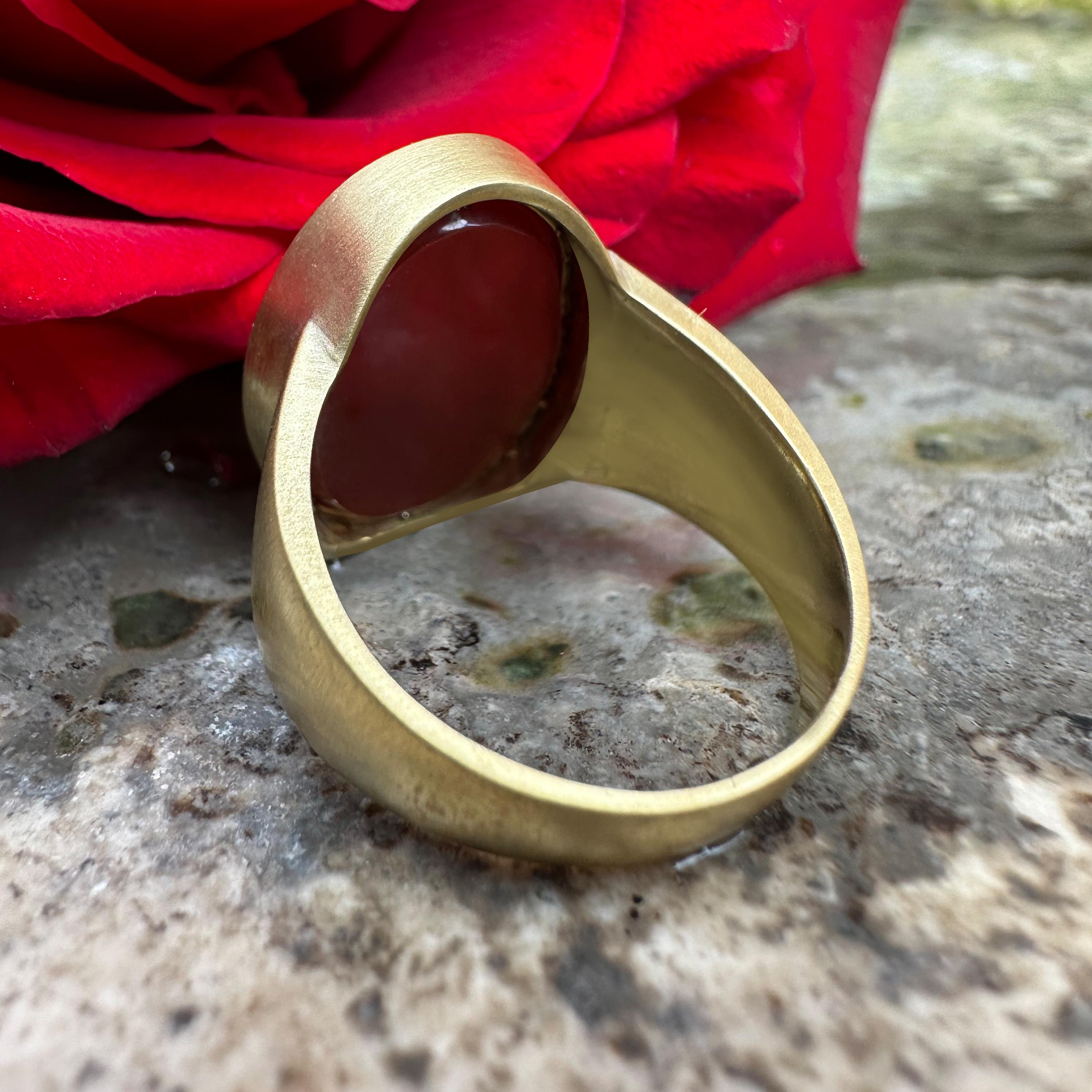 Women's or Men's Genuine Roman Heron Carnelian Intaglio 1st-2nd cent. AD 18 Kt gold ring For Sale