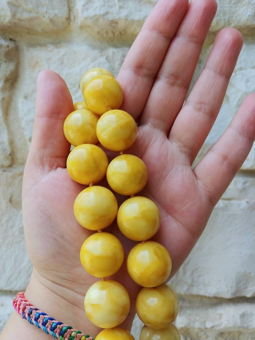 Collier d'ambre baltique véritable jaune d'œuf royal, 20 perles rondes, 18″, 101.5 Grammes en vente 5