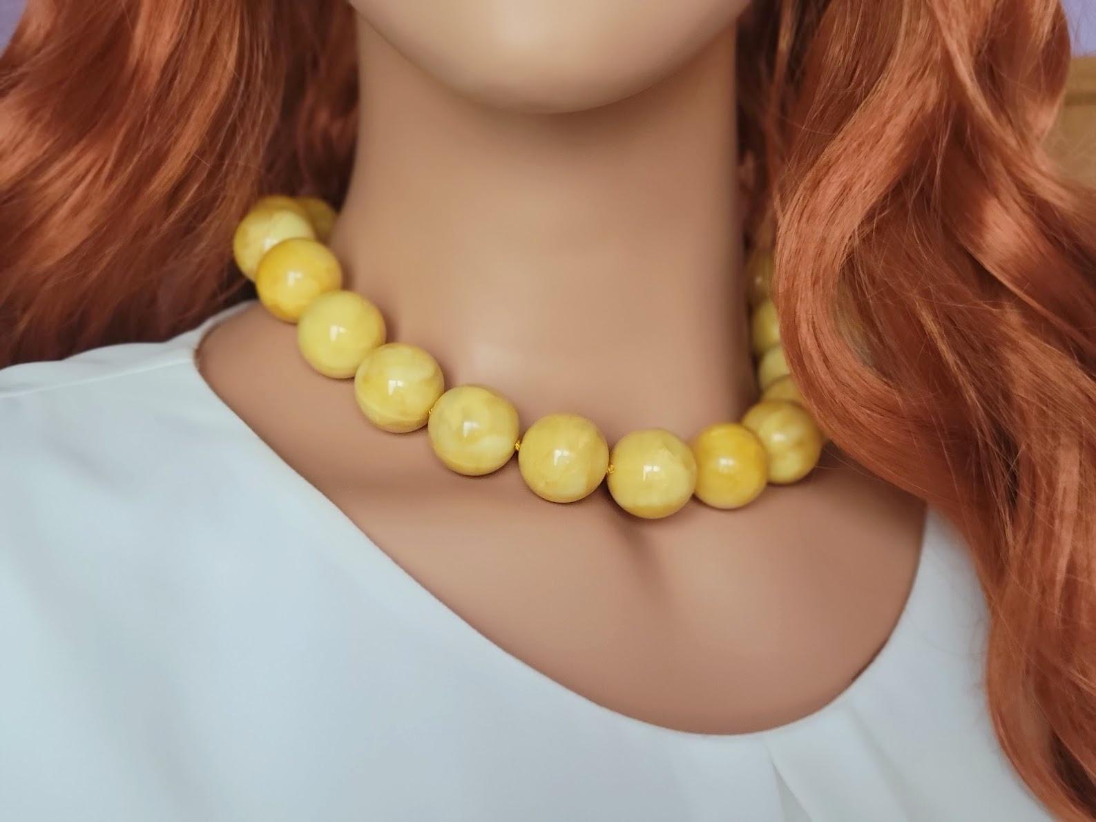 Collier d'ambre baltique véritable jaune d'œuf royal, 20 perles rondes, 18″, 101.5 Grammes Pour femmes en vente