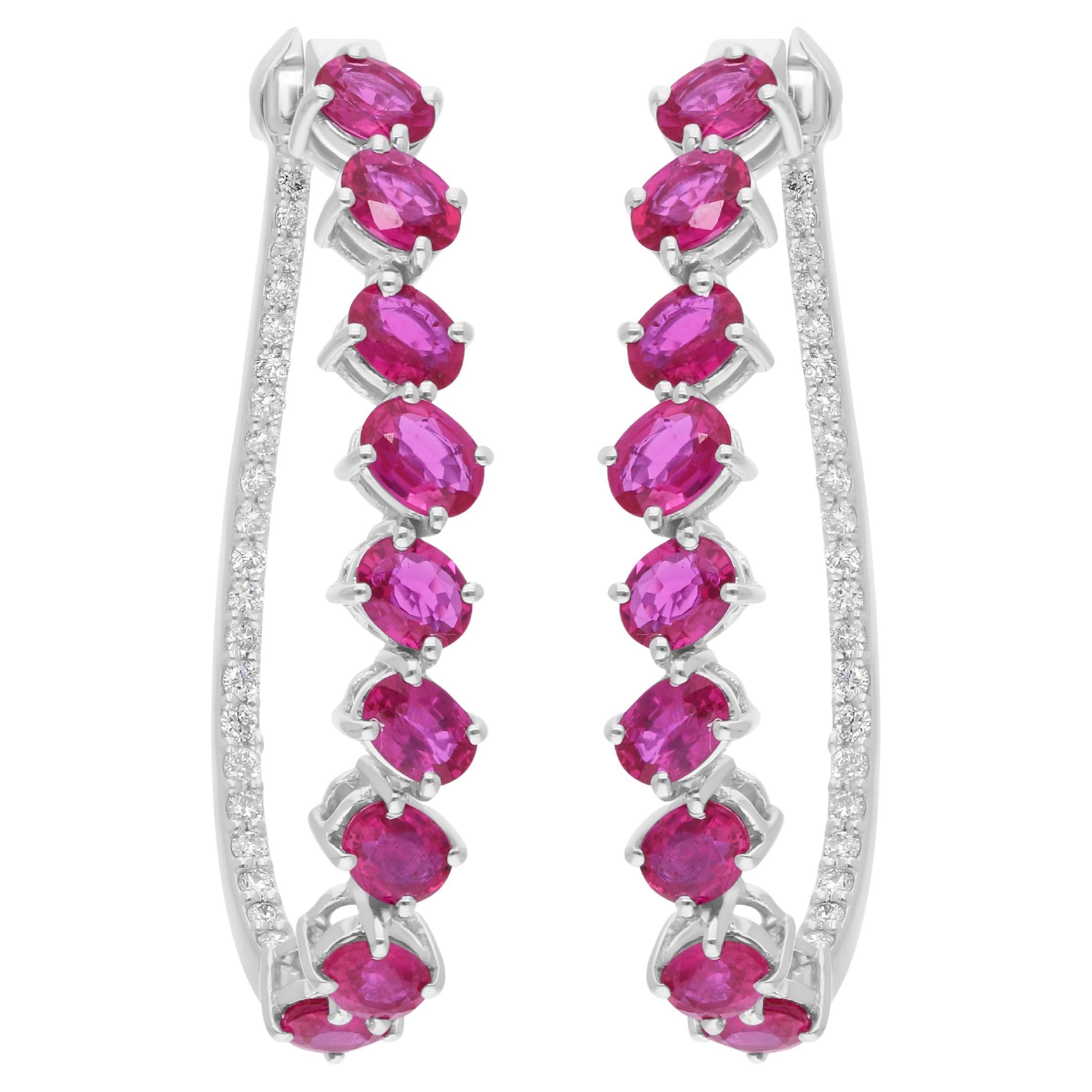 Boucles d'oreilles en or blanc massif 14k avec rubis véritable et diamant.