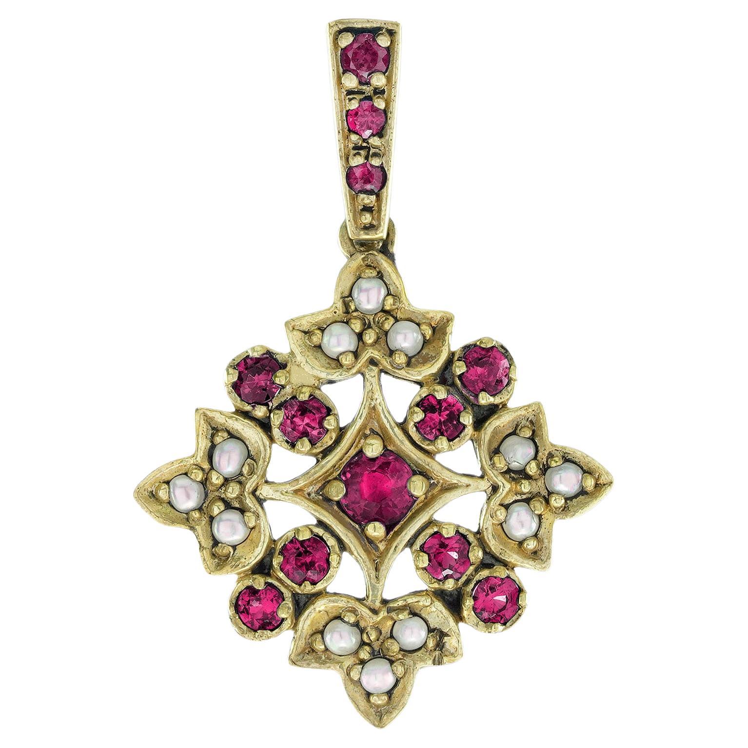 Echter Rubin Perle Vintage Style Floral Cluster Anhänger in Gelbgold 9K im Angebot