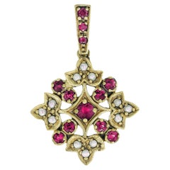 Pendentif en or jaune 9K avec perle de rubis véritable et grappe florale de style vintage