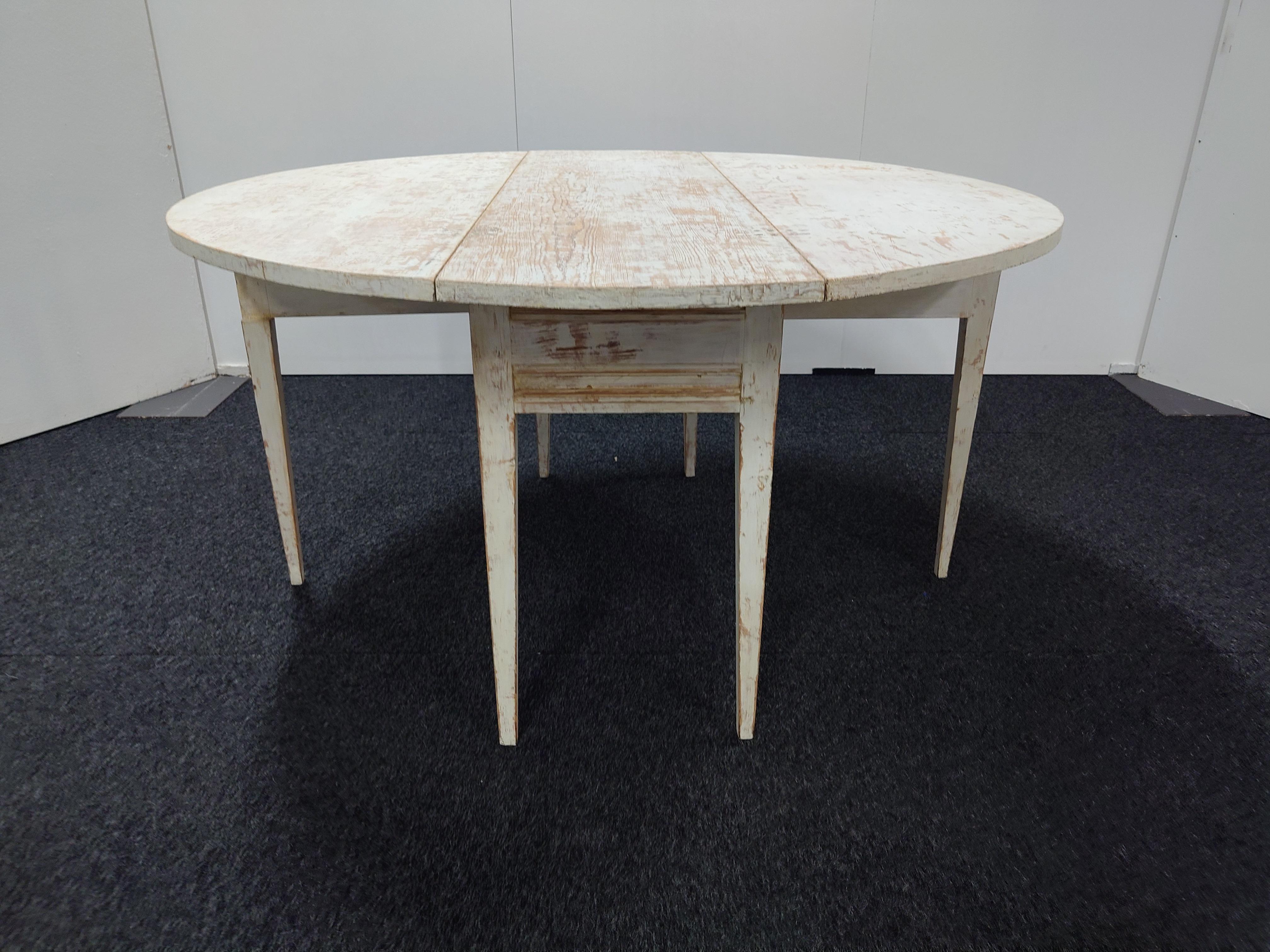 Véritable table à abattant rustique antique de style gustavien  Couleur d'origine du pays. en vente 2