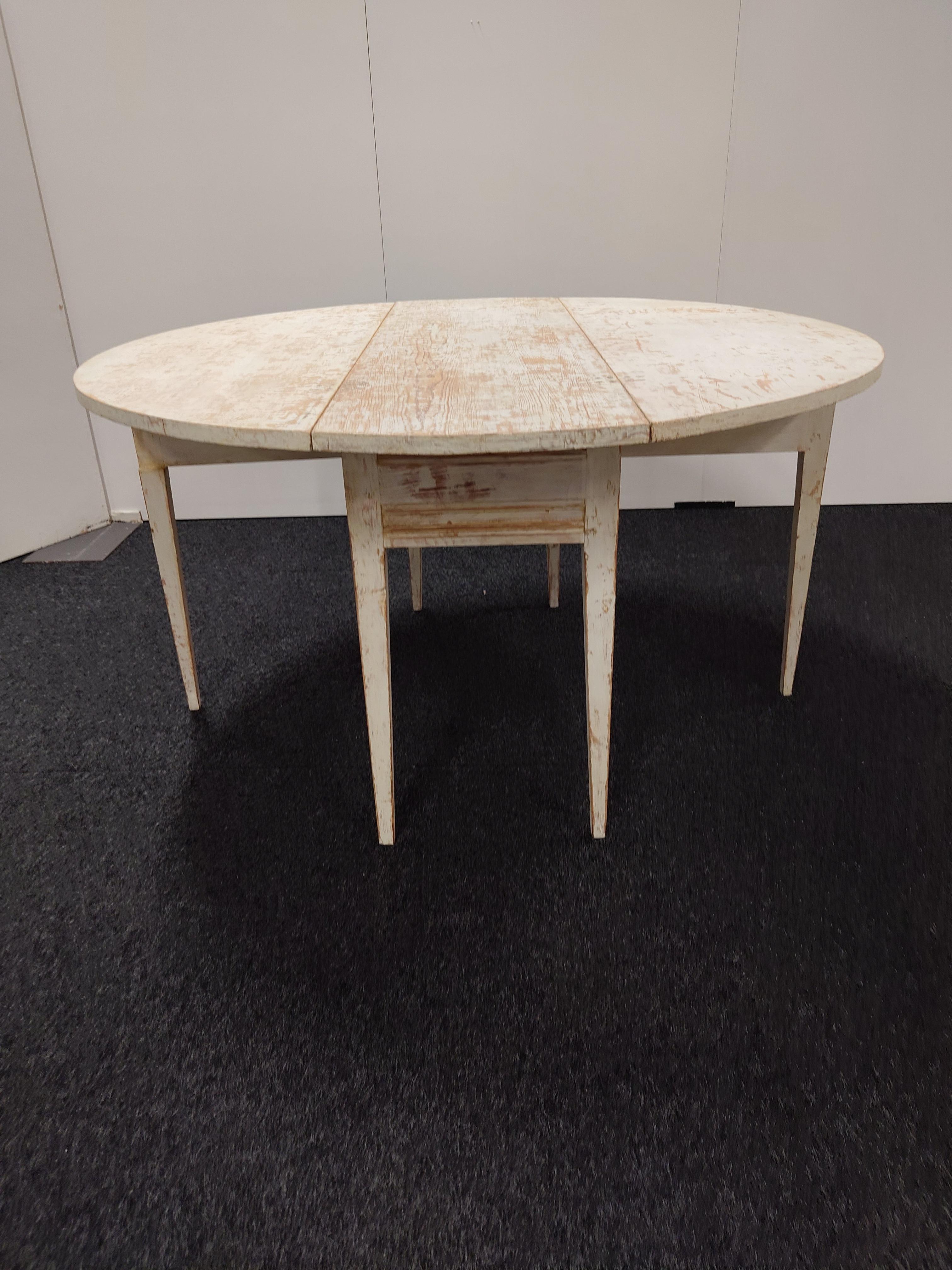 Véritable table à abattant rustique antique de style gustavien  Couleur d'origine du pays. en vente 3