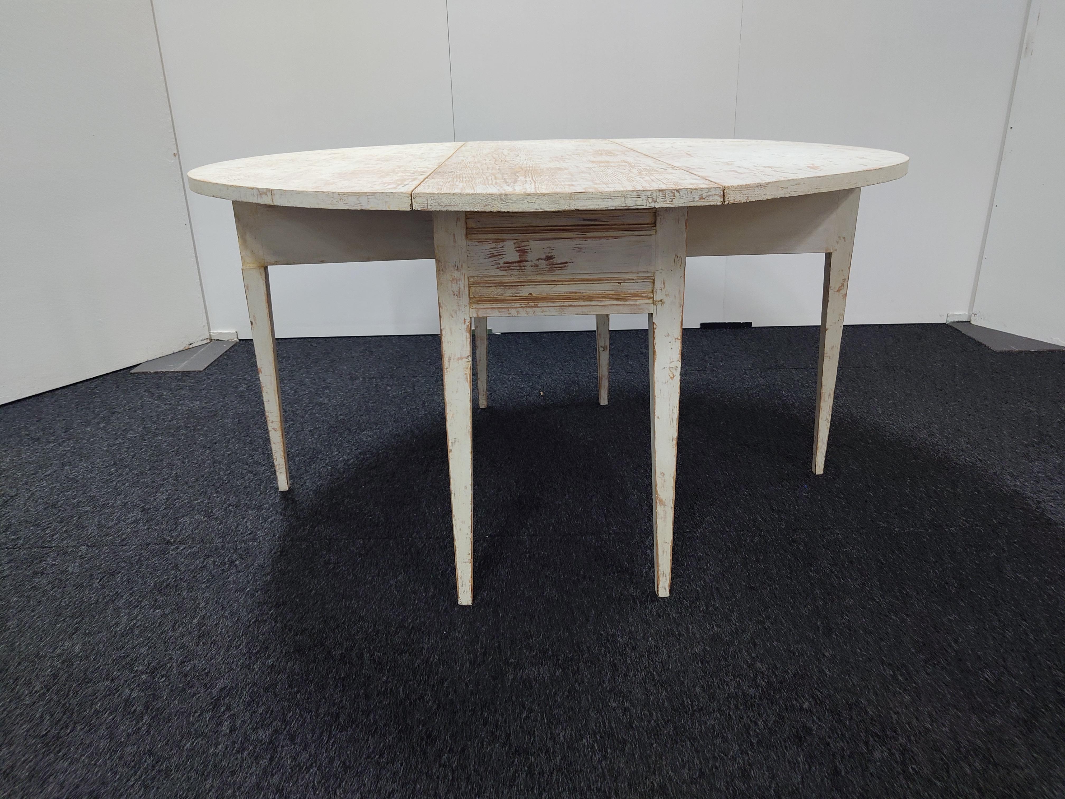 Véritable table à abattant rustique antique de style gustavien  Couleur d'origine du pays. en vente 4