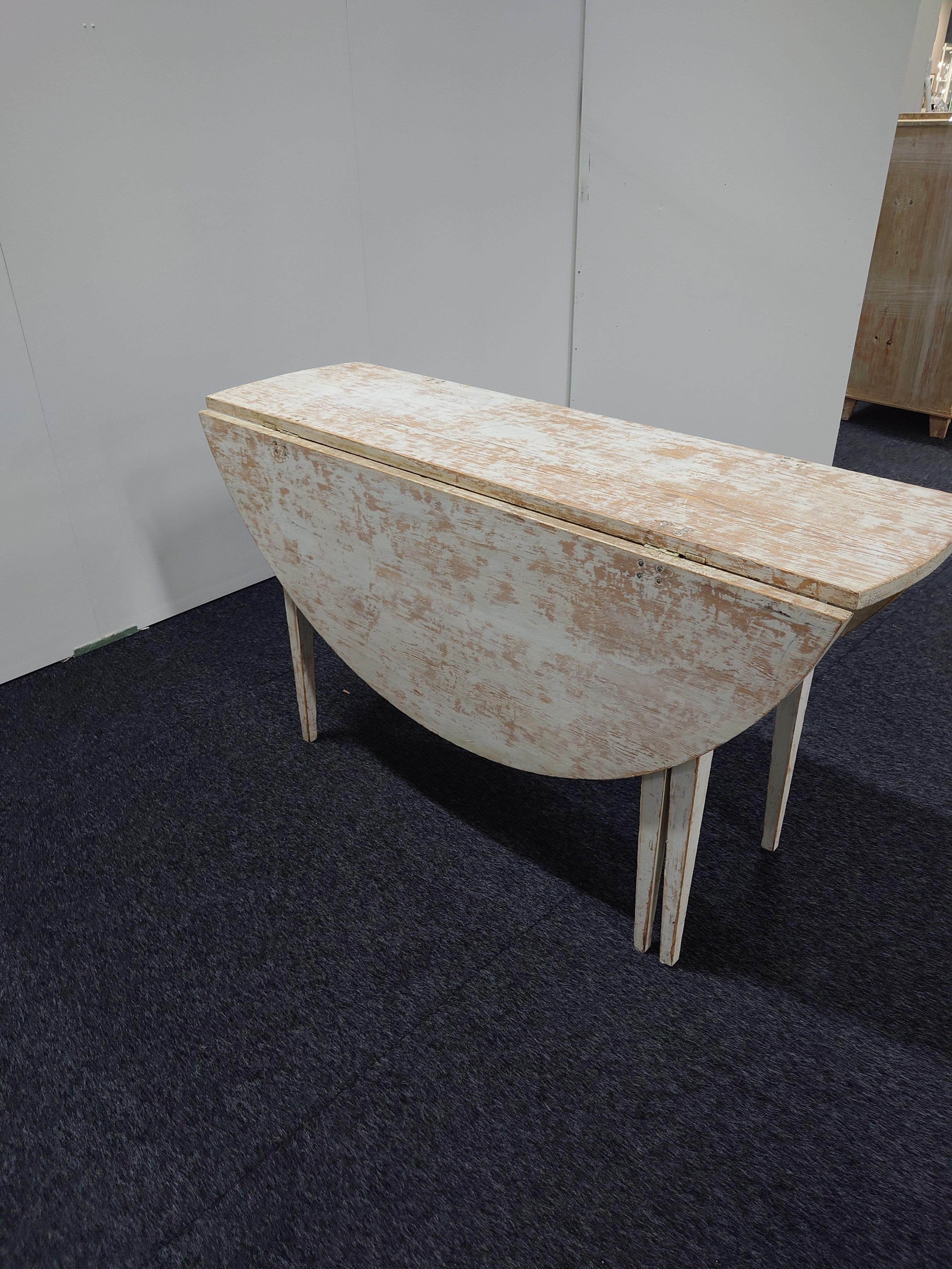 Véritable table à abattant rustique antique de style gustavien  Couleur d'origine du pays. en vente 5