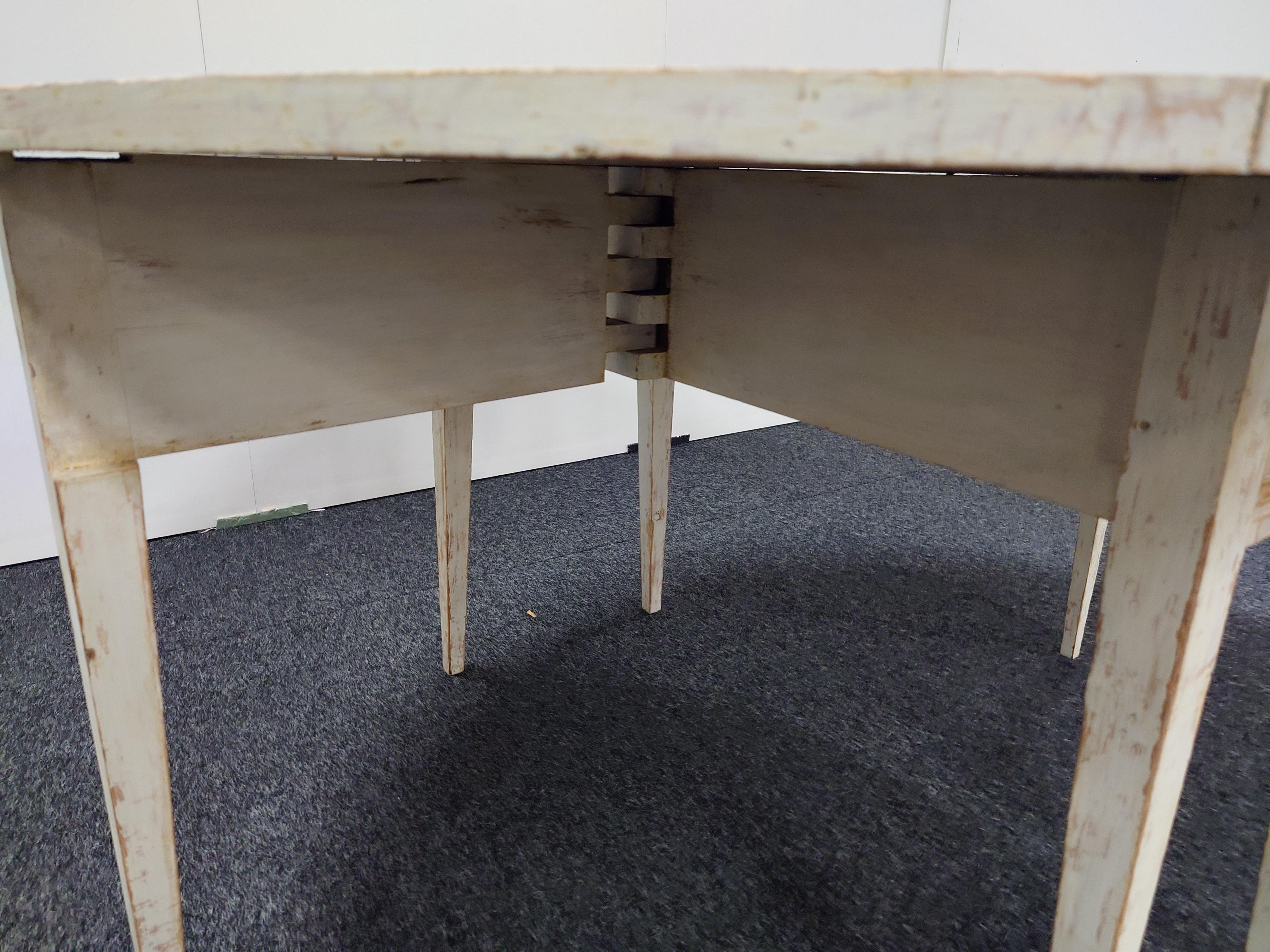 Véritable table à abattant rustique antique de style gustavien  Couleur d'origine du pays. en vente 11