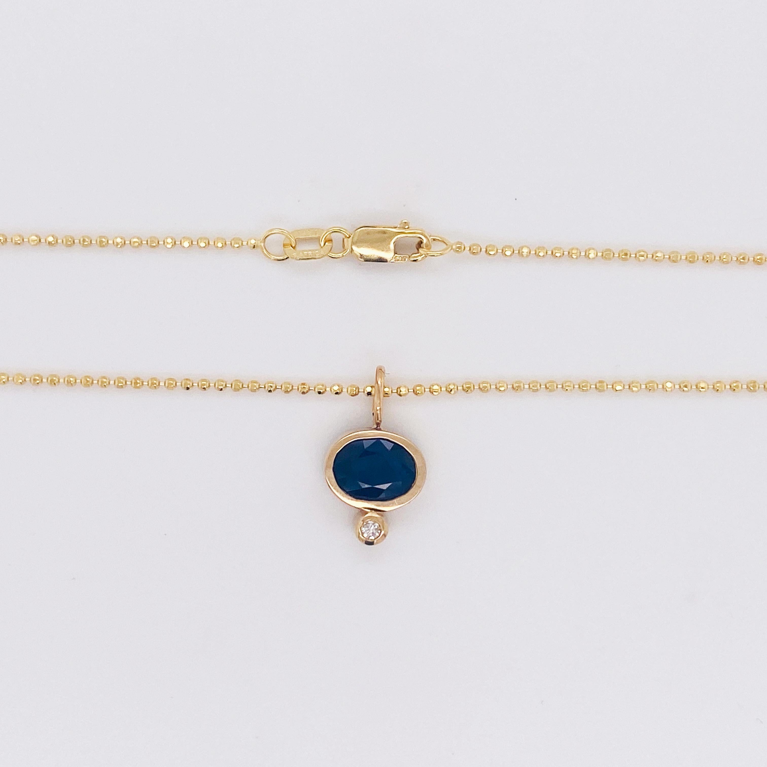 Oval Sapphire and Diamond Pendant Necklace 14k Yellow Gold, 1.65 ct Sapphire In New Condition For Sale In Austin, TX
