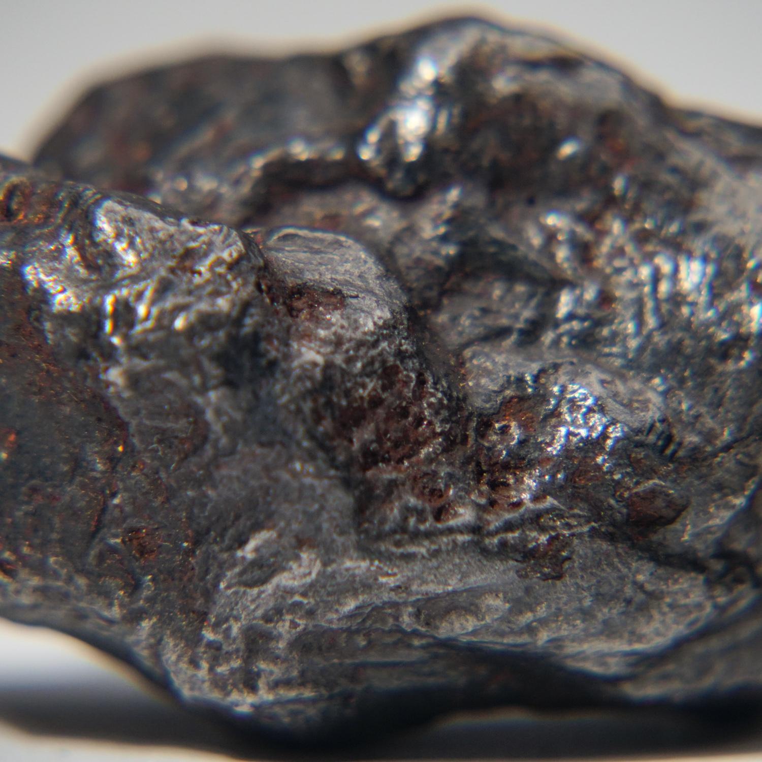 Russe Véritable météorite Sikhote-Alin sur Stand Acrylique (99.5 grammes) en vente