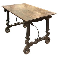 Véritable table espagnole des années 1600 avec tréteau pliant en première patine.