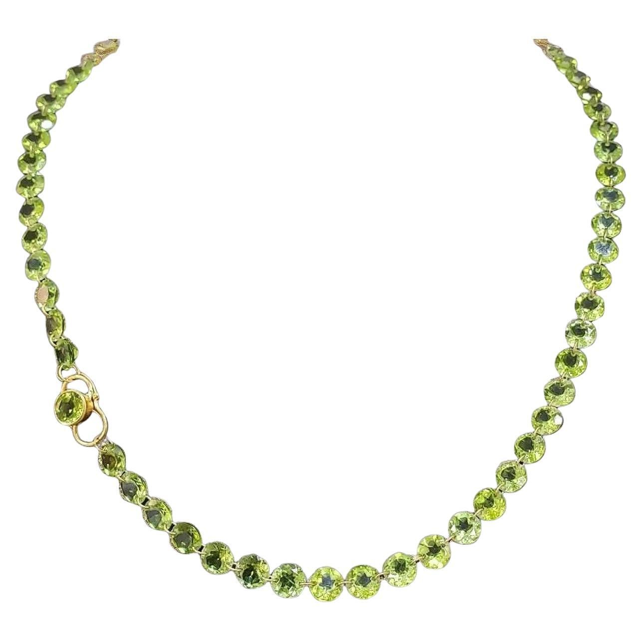 Véritable péridot vert étincelant Collier en or jaune 14K