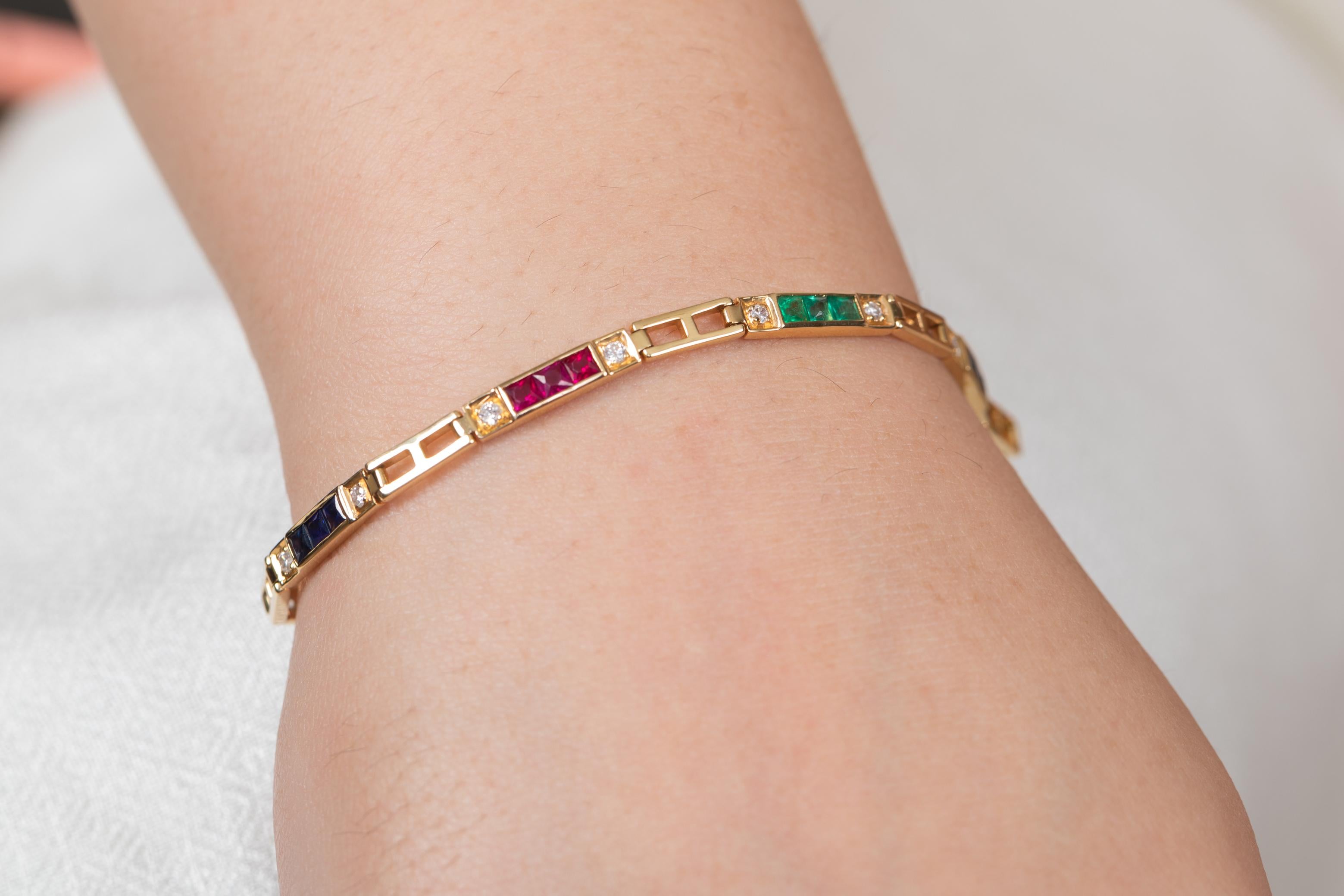 Genuine Square Cut Emerald, Ruby and Sapphire Tennis Bracelet in 18K Yellow Gold For Sale 1