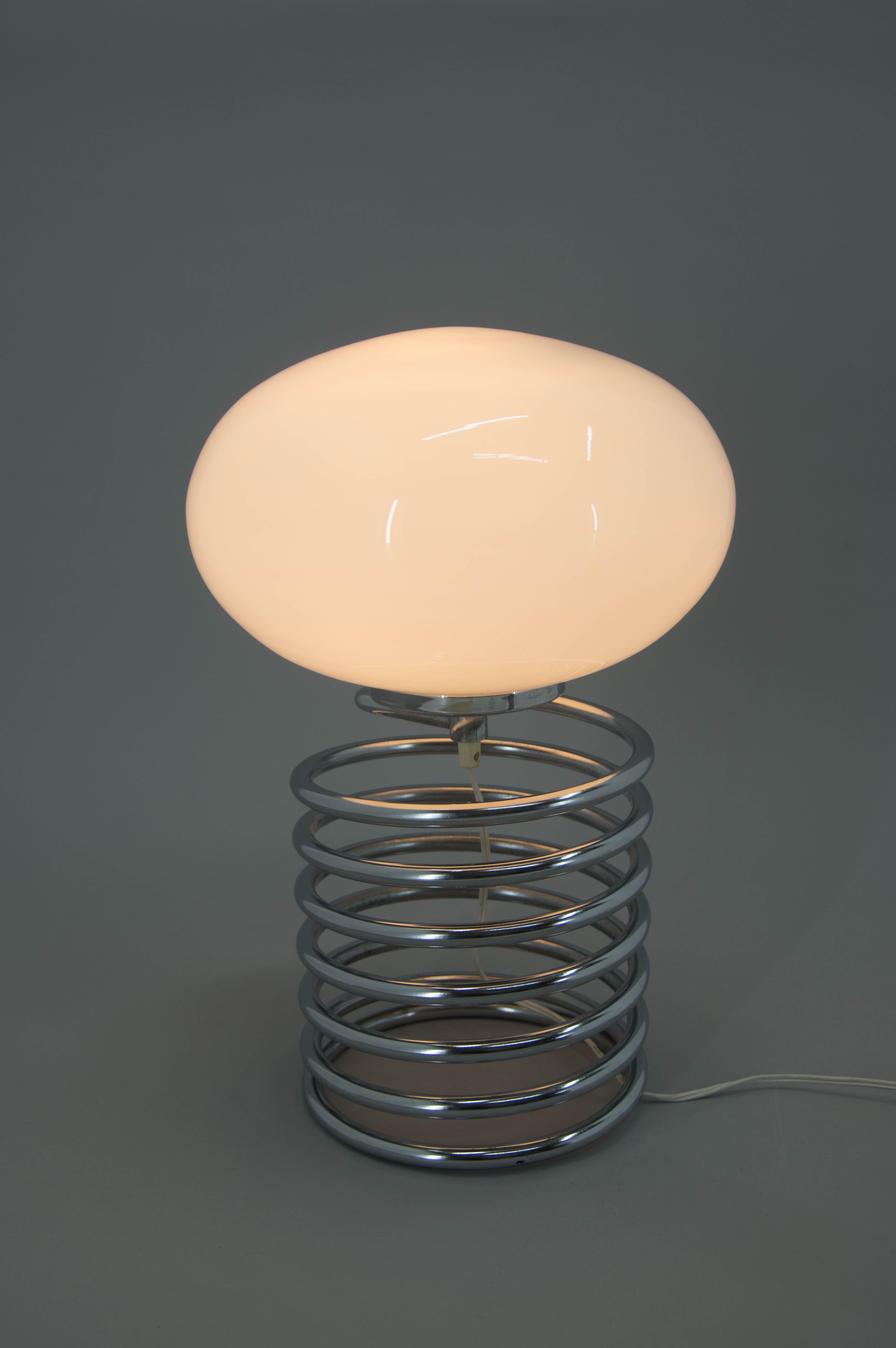 Lampe de table véritable d'Ingo Maurer pour Honsel, Allemagne, années 1968, étiquetée Bon état - En vente à Praha, CZ