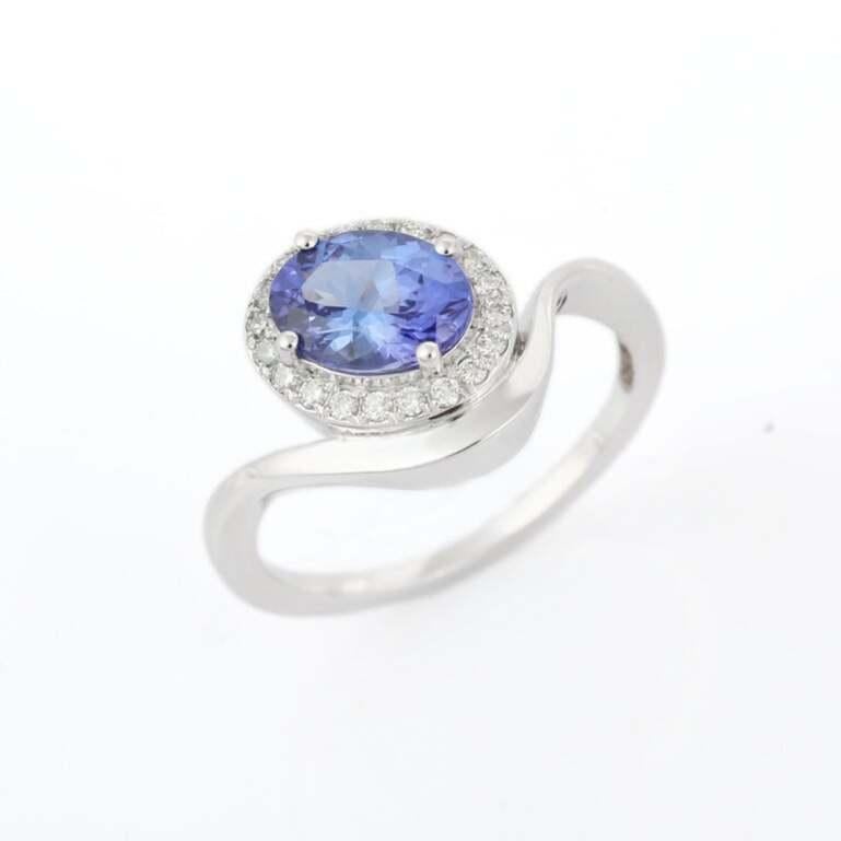 En vente :  Bague de fiançailles en or blanc massif 18 carats avec tanzanite véritable et diamants 5