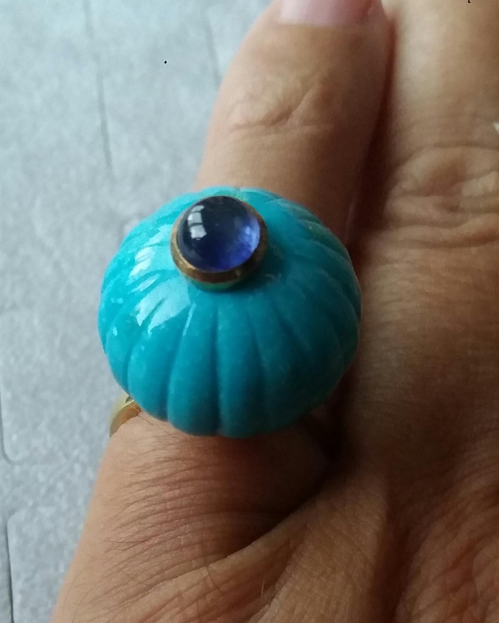 Genuine Turquoise Carved Ball Blue Sapphire Cab 14k Yellow Gold Cocktail Ring In Good Condition For Sale In Bangkok, TH