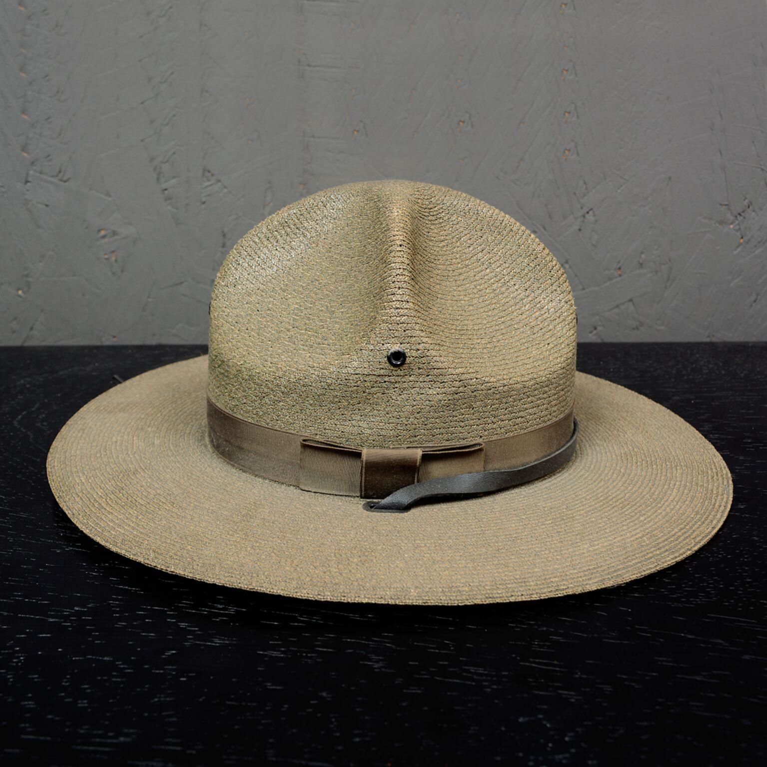 Hat
The Law Man genuine Milan hat. Sheriff Officer Ranger Police uniform hat.
Style is Campaign.
Labeled Size 7
Dimensions: 14 3/4