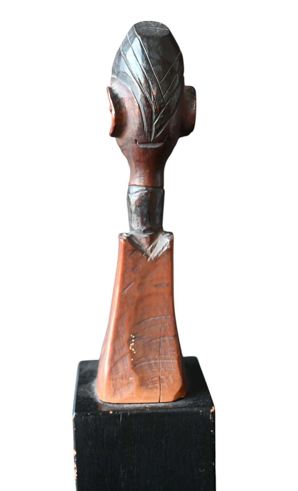 Congolese Genuine wooden carved Statue / Bust Of The Yaka Tribe, Dr Congo, 1900-1920 For Sale