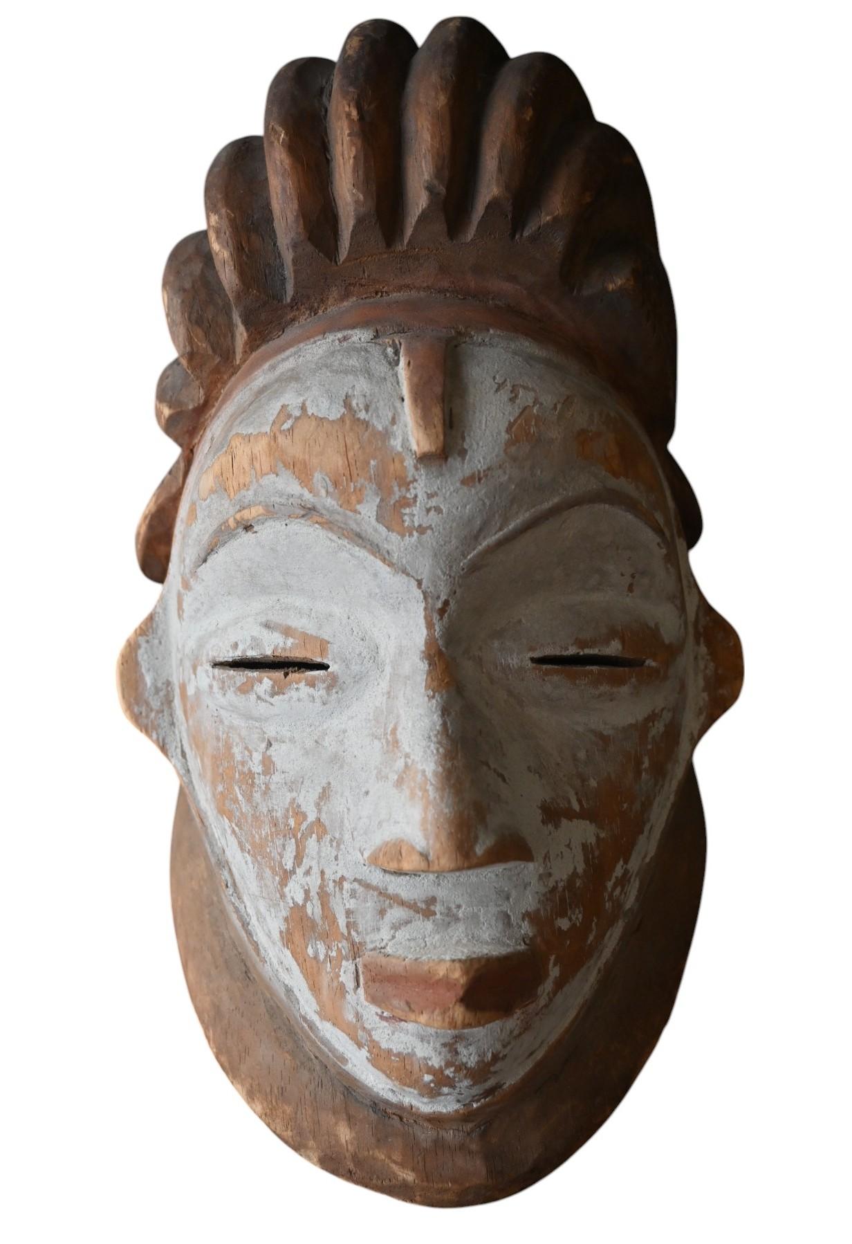 The Punu or Bapunu, are a Bantu meta-ethnicity of Central Africa, mainly in Gabon and a small population in Republic of Congo They are one of the four major people of Gabon, inhabiting interior mountain and grassland areas. They are around the upper