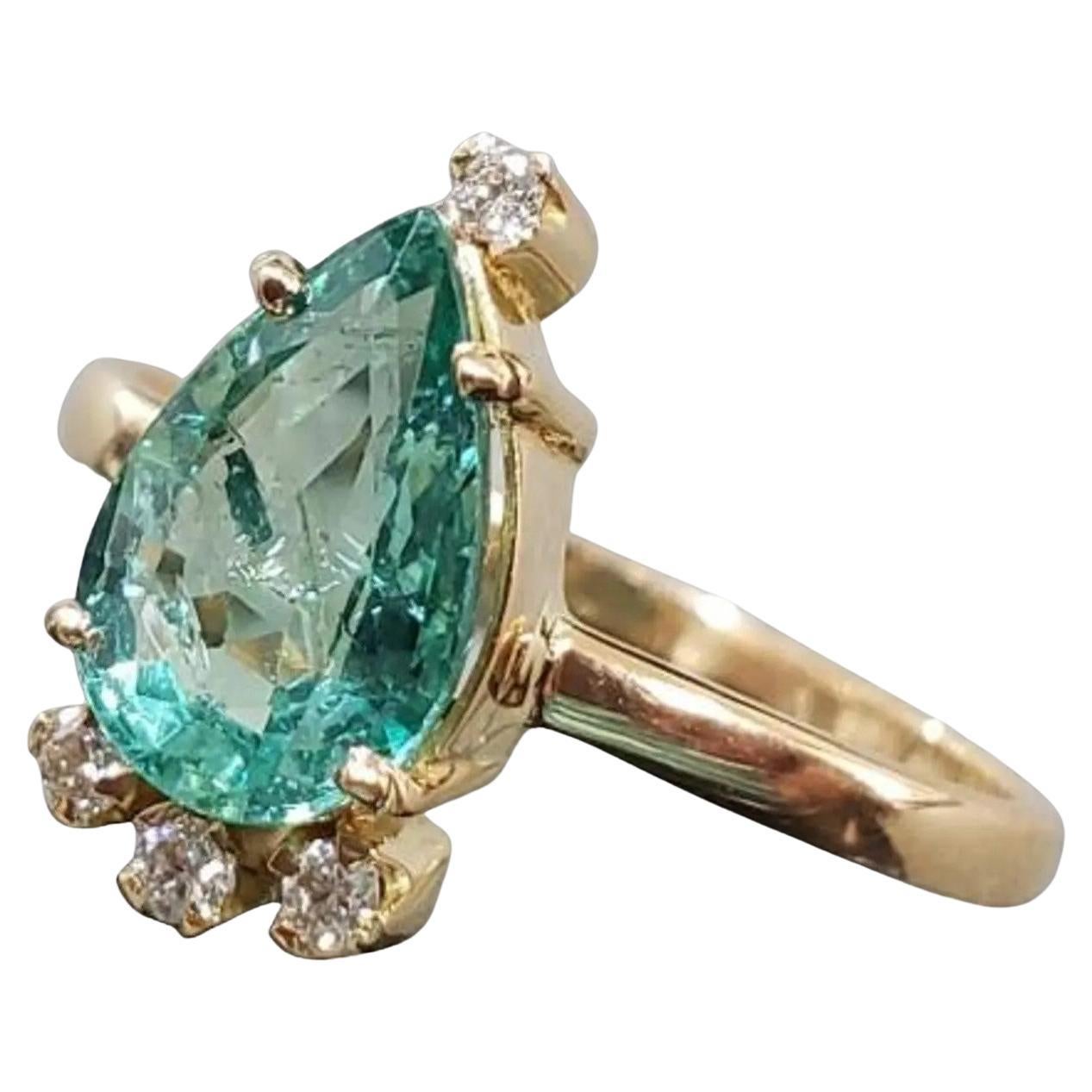 Genuine Zambian Emerald 18K Yellow Gold Cocktail Ring For Sale