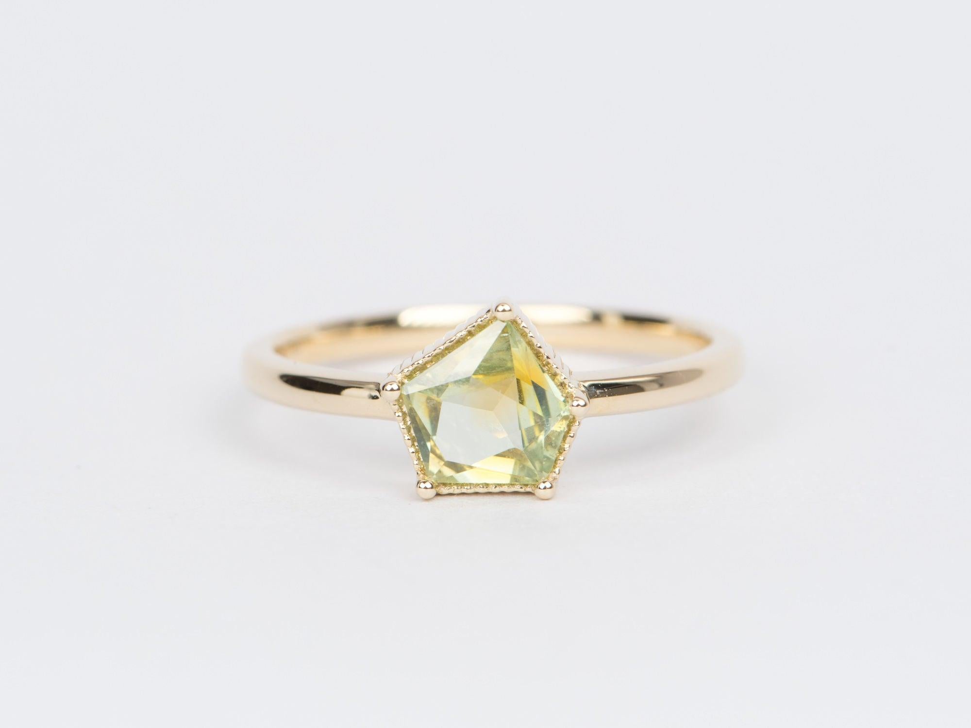 ♥ Geo Cut Green Montana Sapphire Solitaire Ring 14K Gold
♥ Solid 14K Yellow Gold ring set with beautiful Geometric-shaped Montana Sapphire
♥ Gorgeous Green color!
♥ The item measures 7.6 MM in length, 8.1 MM in width, and 3.4 MM in height.

♥ Ring