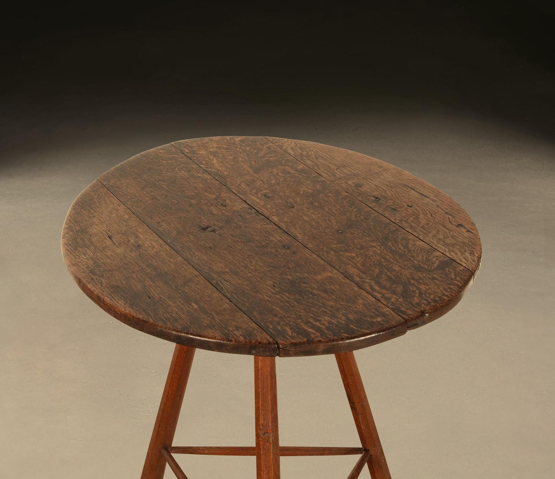 Geo III Country Oak Cricket Table In Good Condition For Sale In Shipston-On-Stour, GB