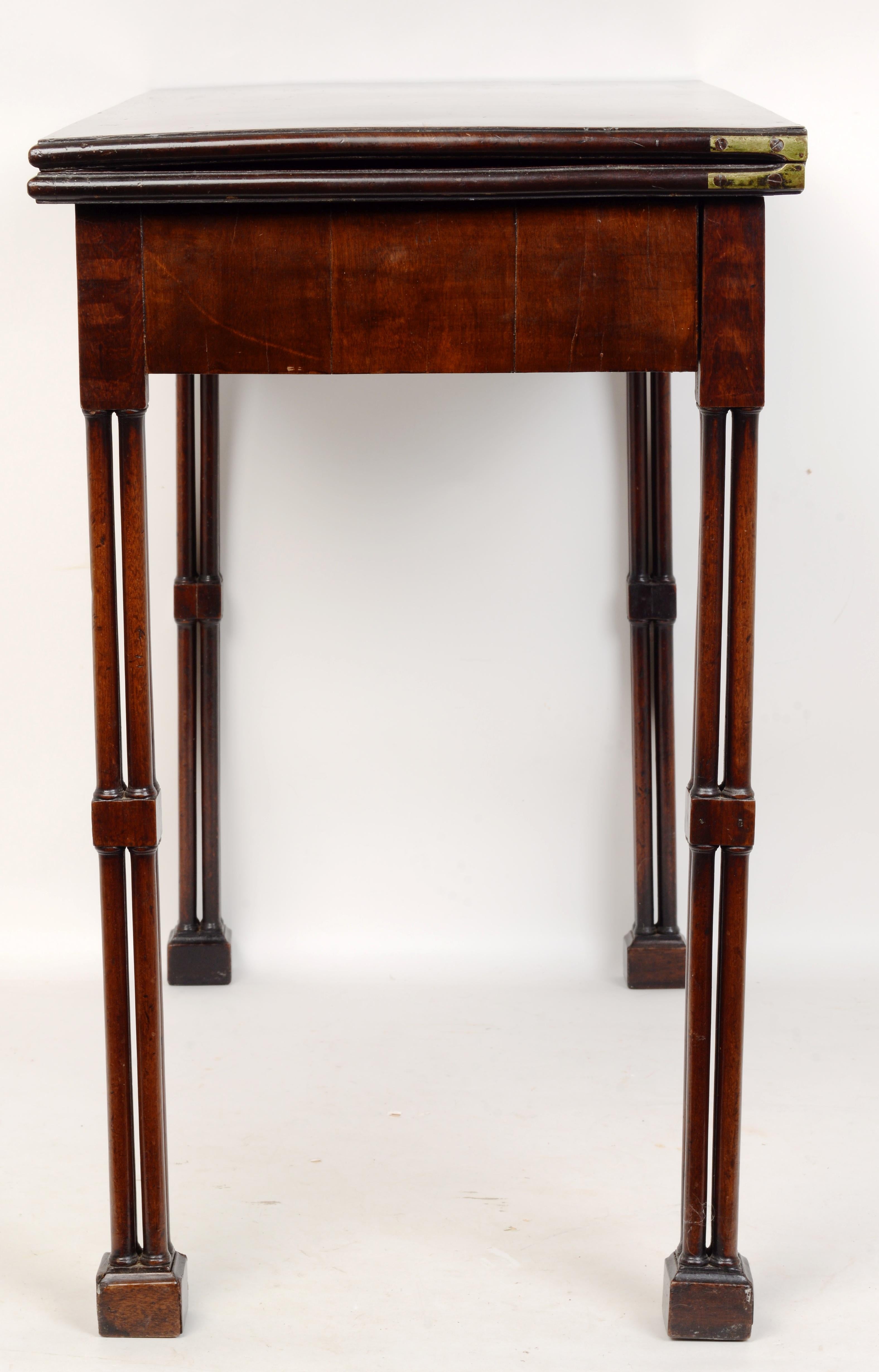 Geo III Mahogany Fold-Over Card Table with Cluster-Leg & Concertina Action c1780 In Good Condition For Sale In valatie, NY