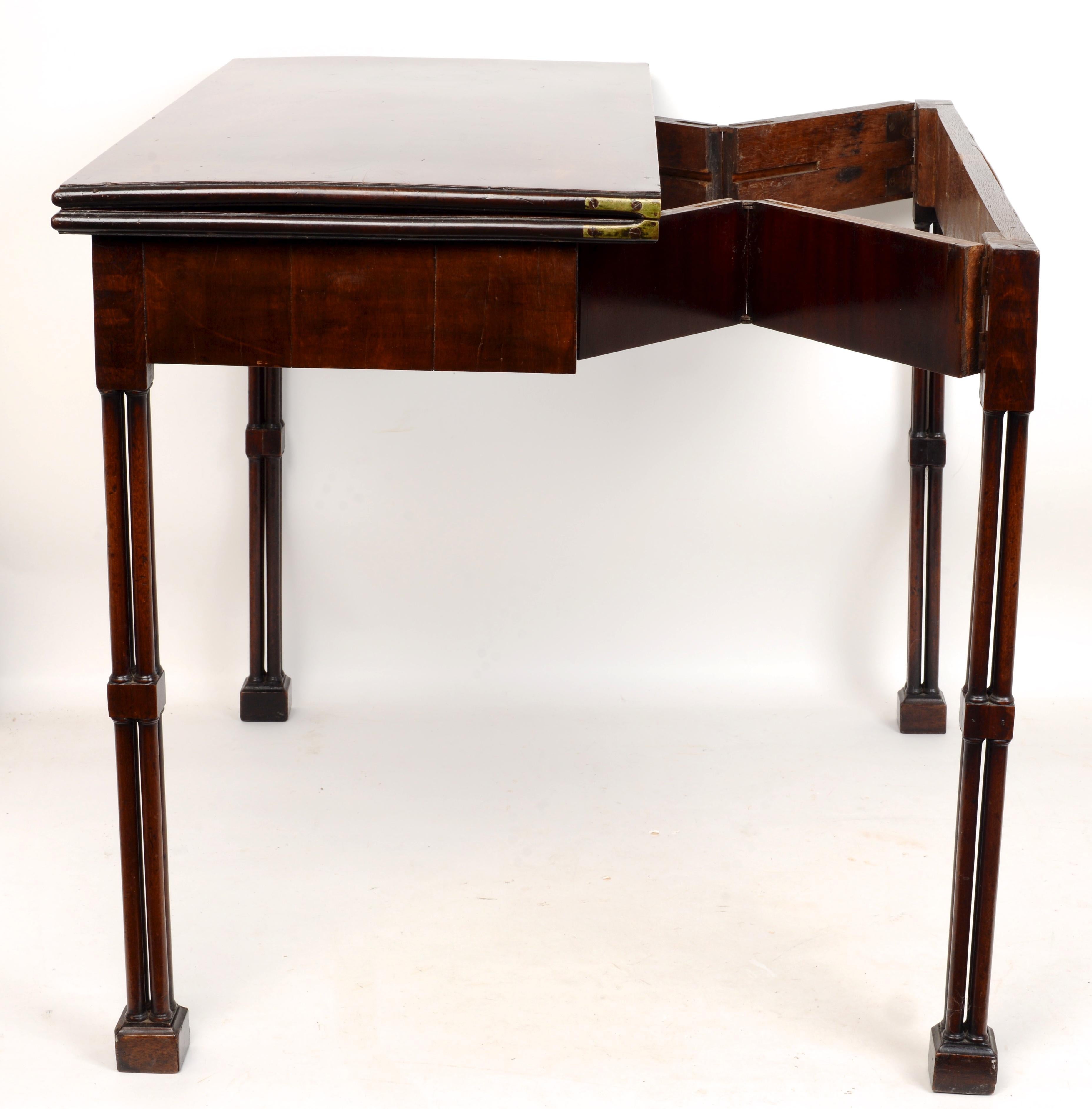 Geo III Mahogany Fold-Over Card Table with Cluster-Leg & Concertina Action c1780 For Sale 1